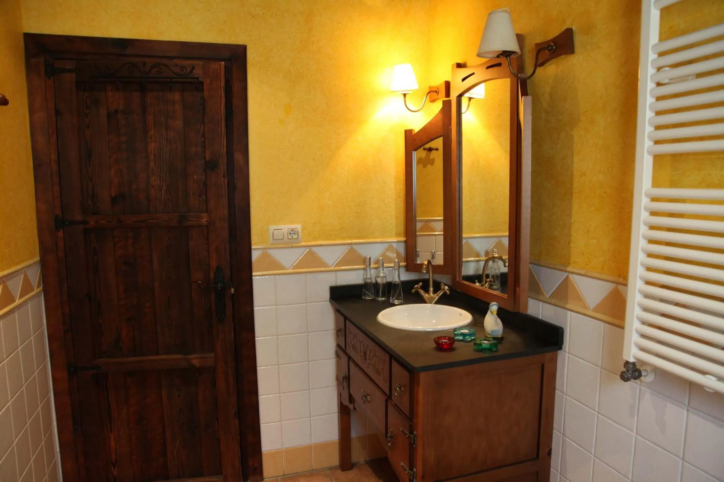 Bathroom in Turismo Rural & SPA El Cercado