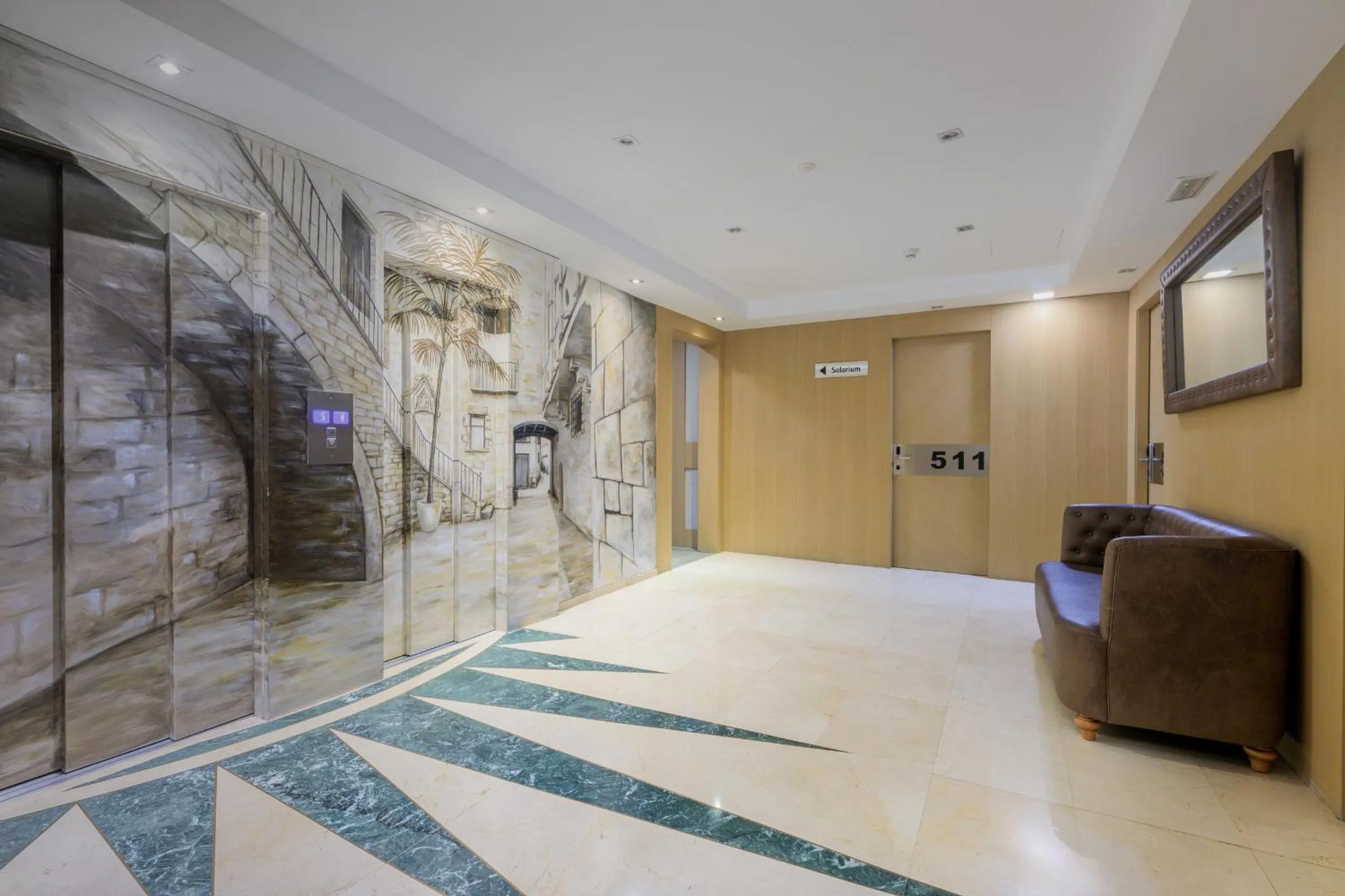 Decorative detail in Hotel Gótico