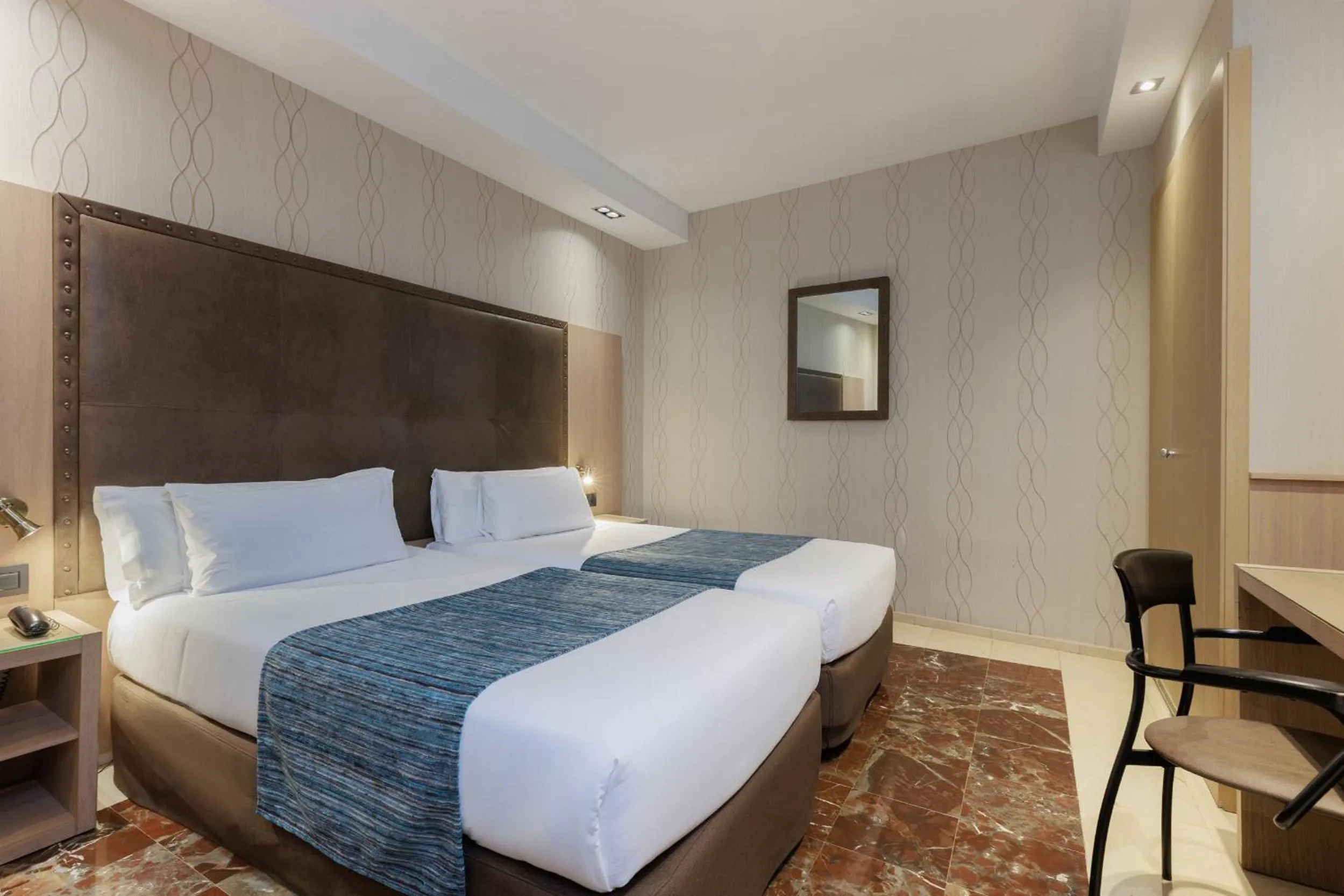 Bedroom, Bed in Hotel Gótico