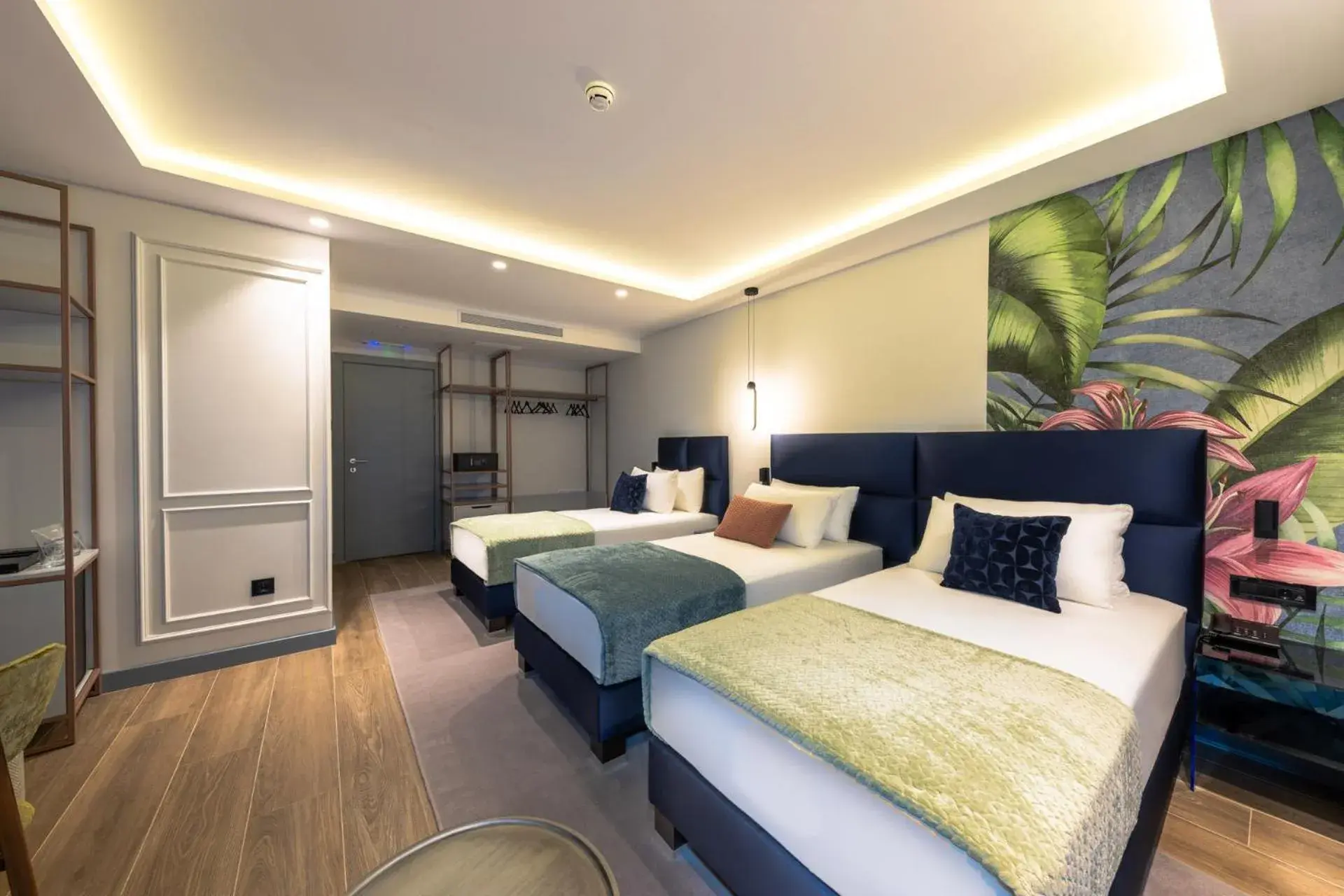 Deluxe Triple Room with River View in Calisi Hotel Deluxe Triple Room with River View in Calisi Hotel