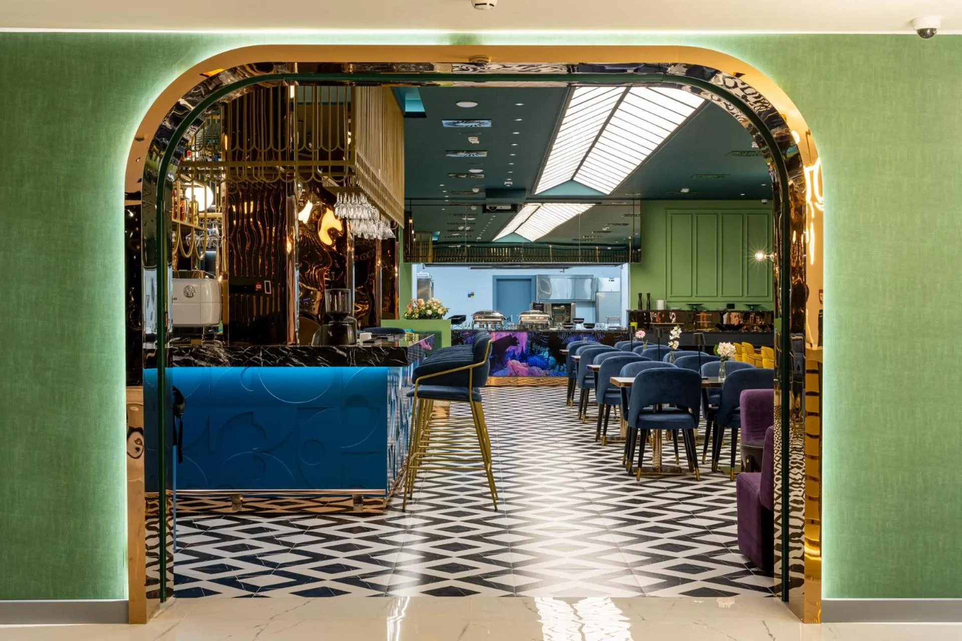 Restaurant/places to eat in Calisi Hotel