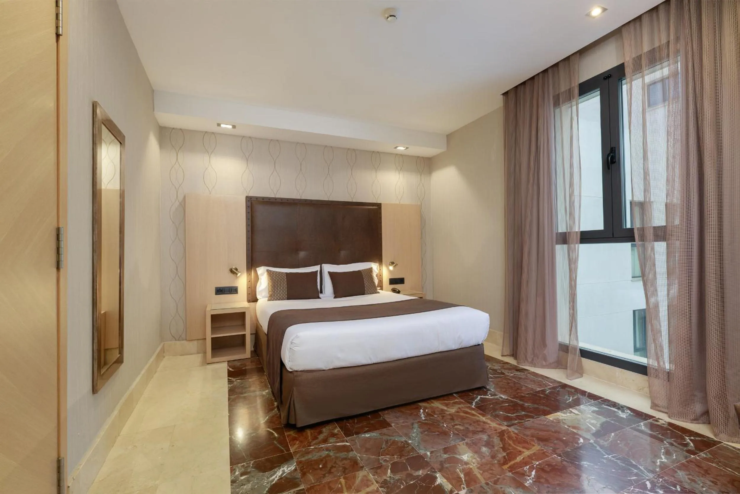 Bedroom, Bed in Hotel Pedro I De Aragon 4 Estrellas SUPERIOR