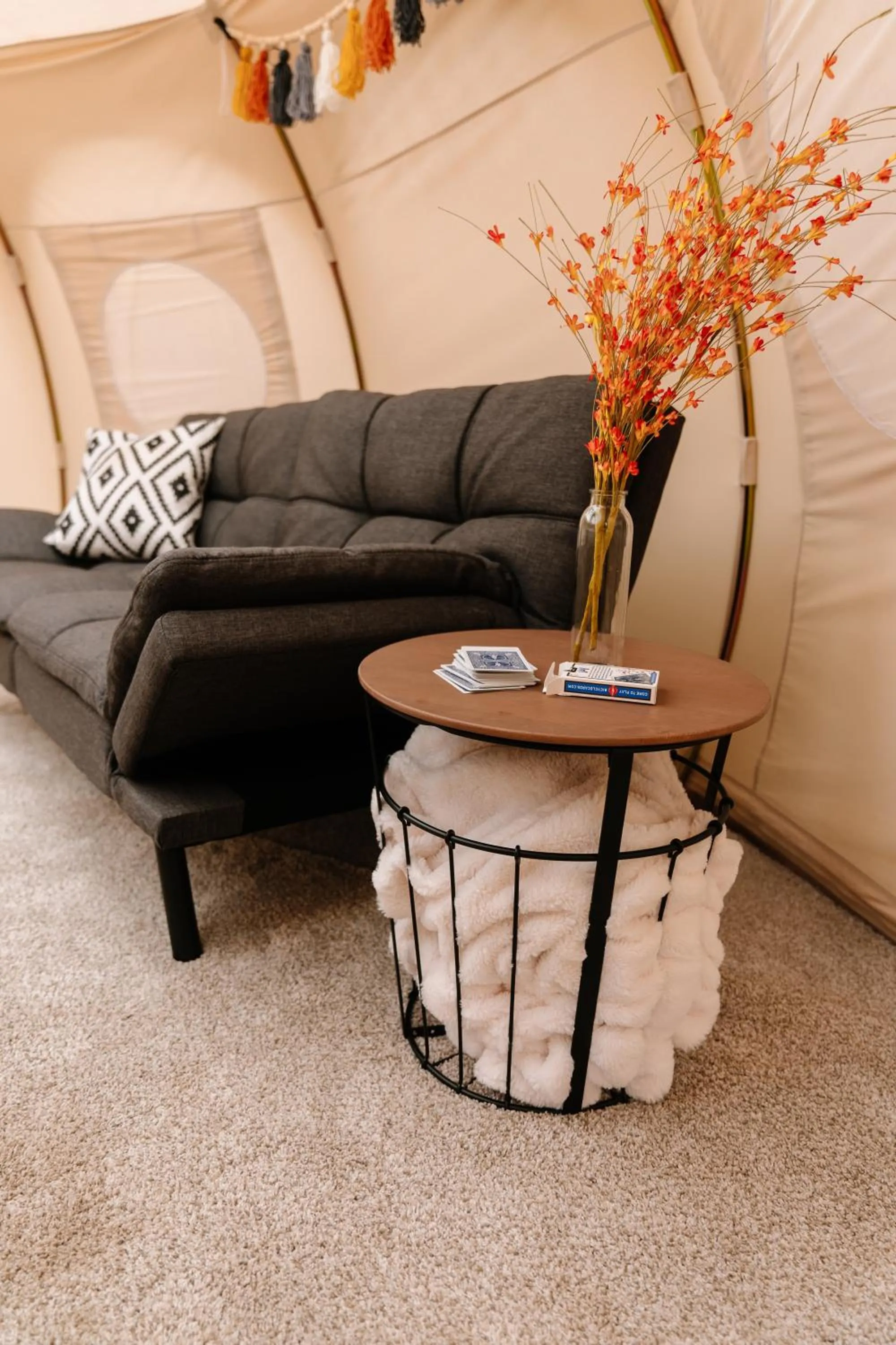 Seating area in Starlight Retreat Yellowstone