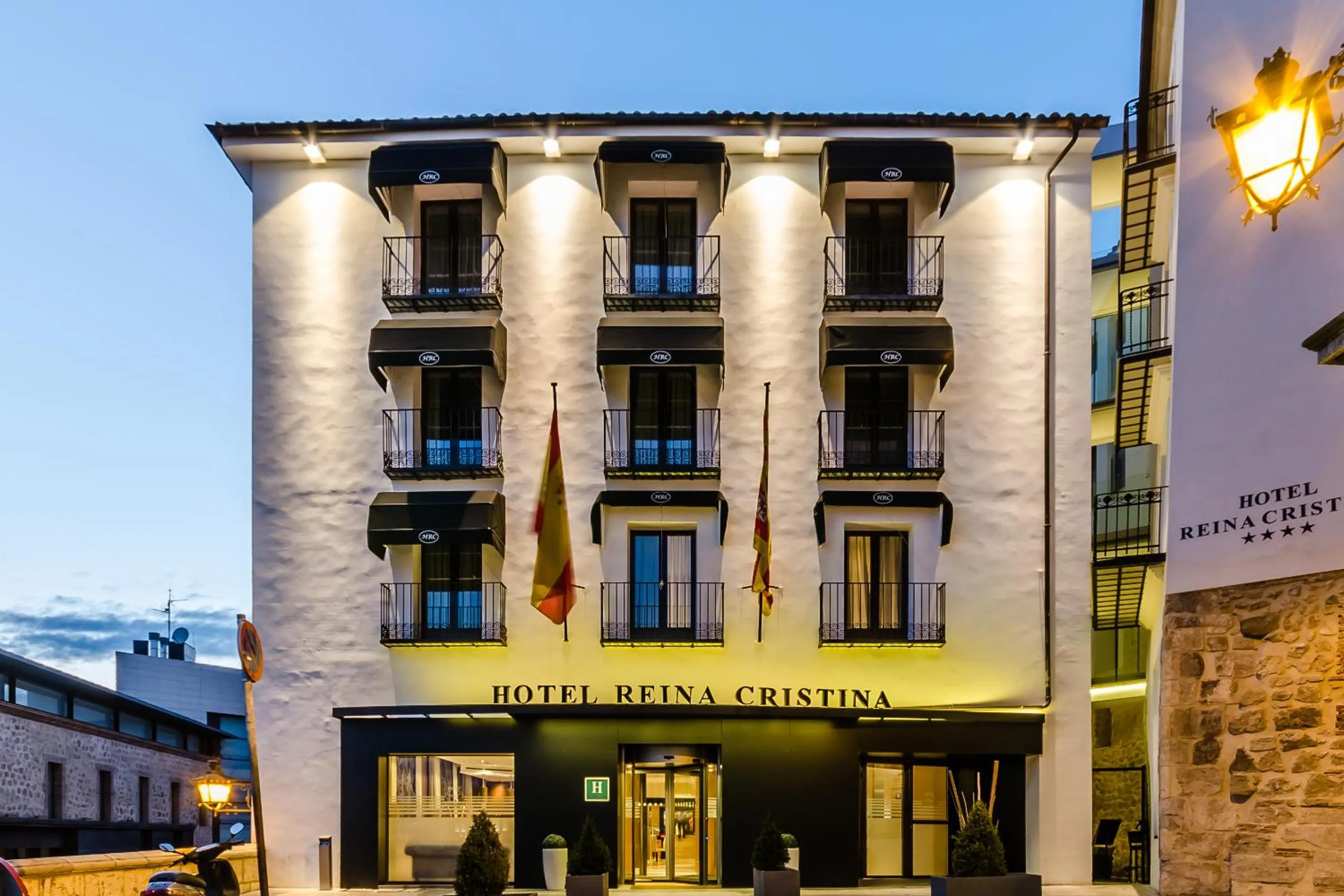 Property building in Hotel Reina Cristina