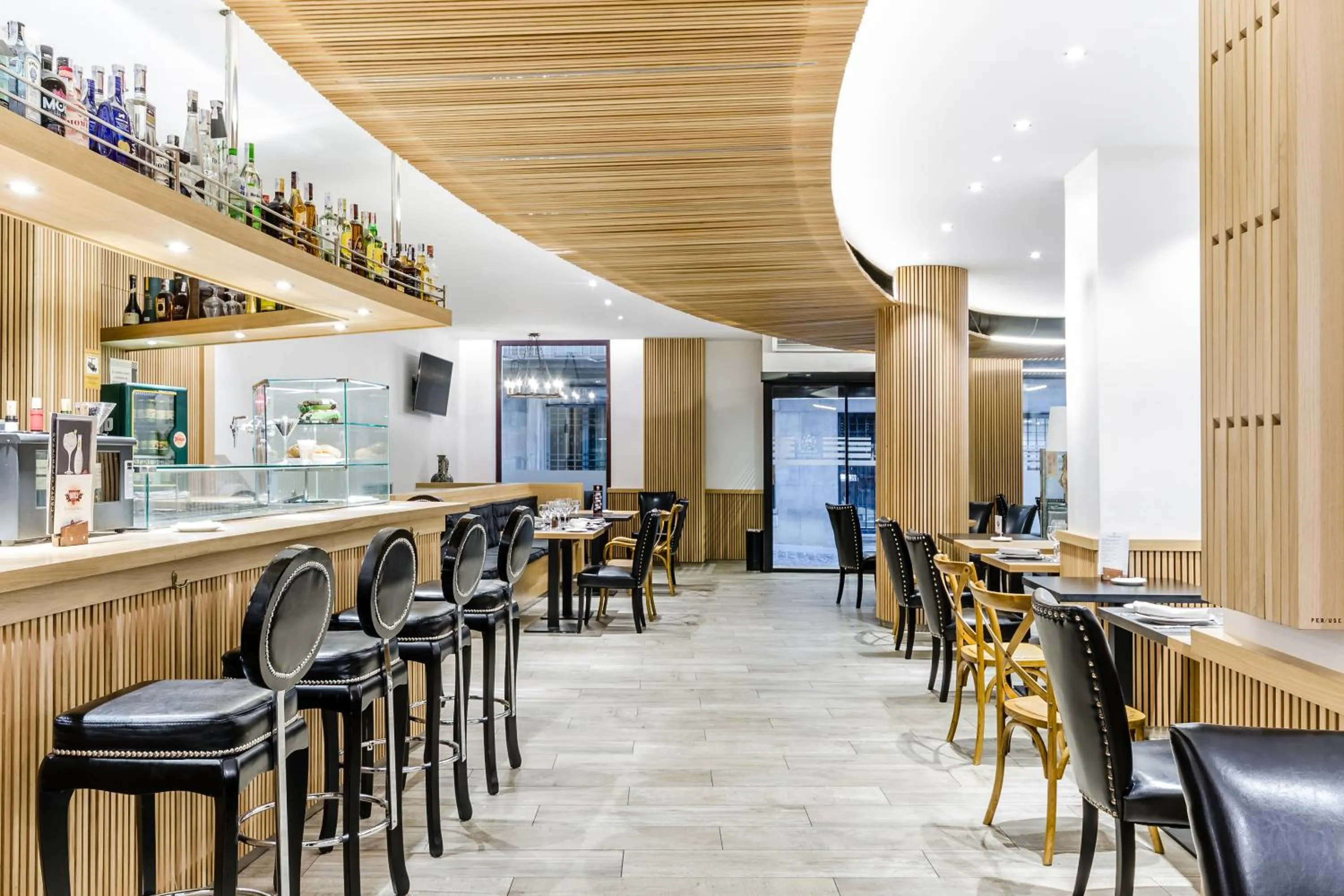 Restaurant/places to eat in Hotel Reina Cristina