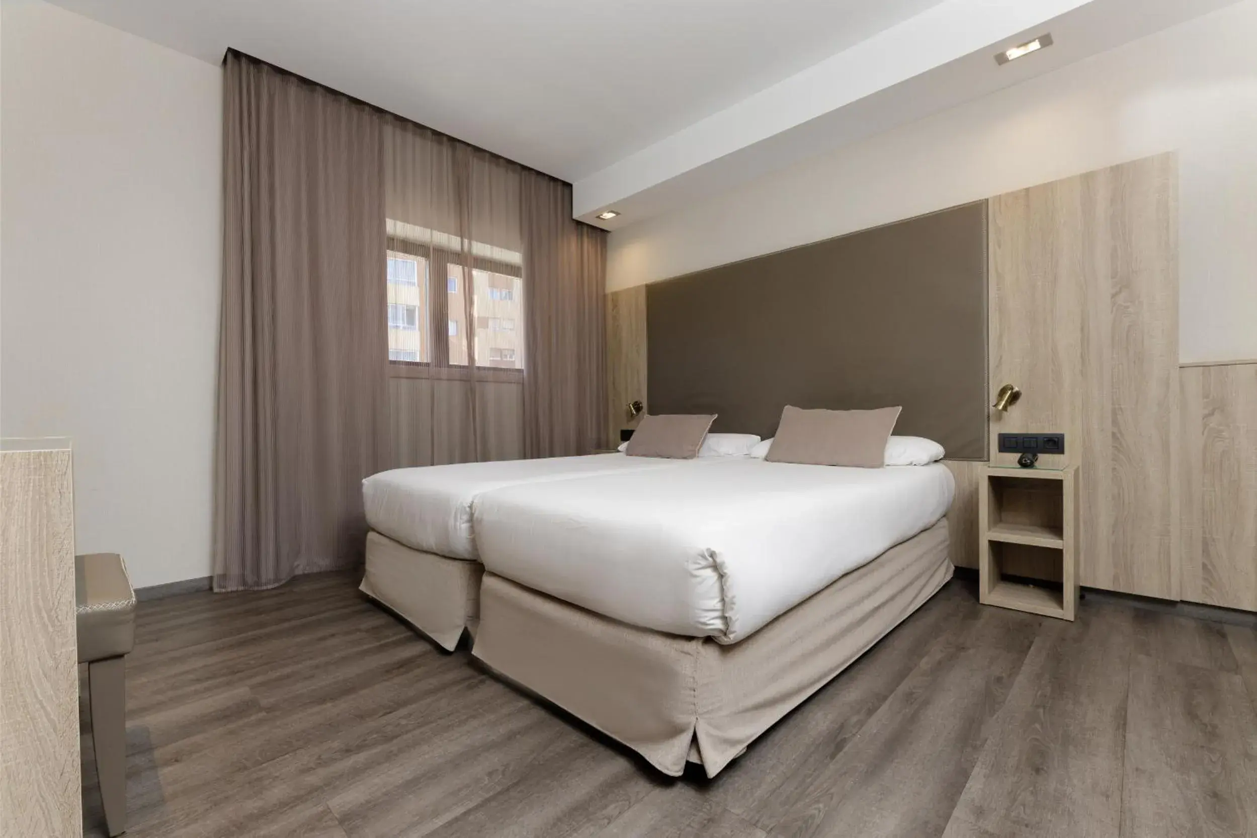 Twin Room in Hotel Civera Twin Room in Hotel Civera