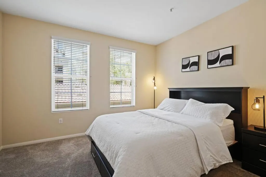 Bed in Luxury 2BR/2BA!5Min to Disney! Angelstadium! HondaCenter.