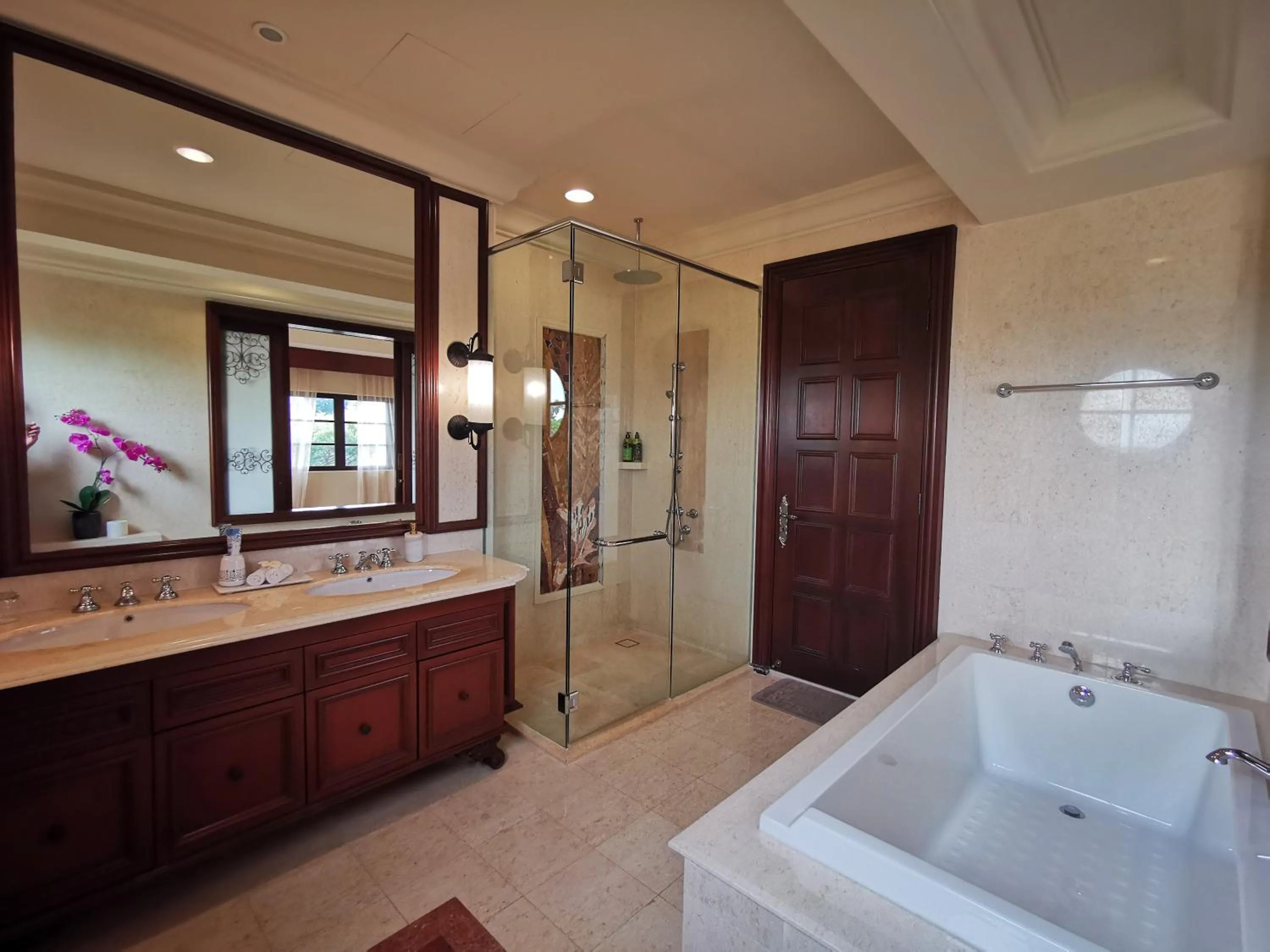 Casa del Rio Residences