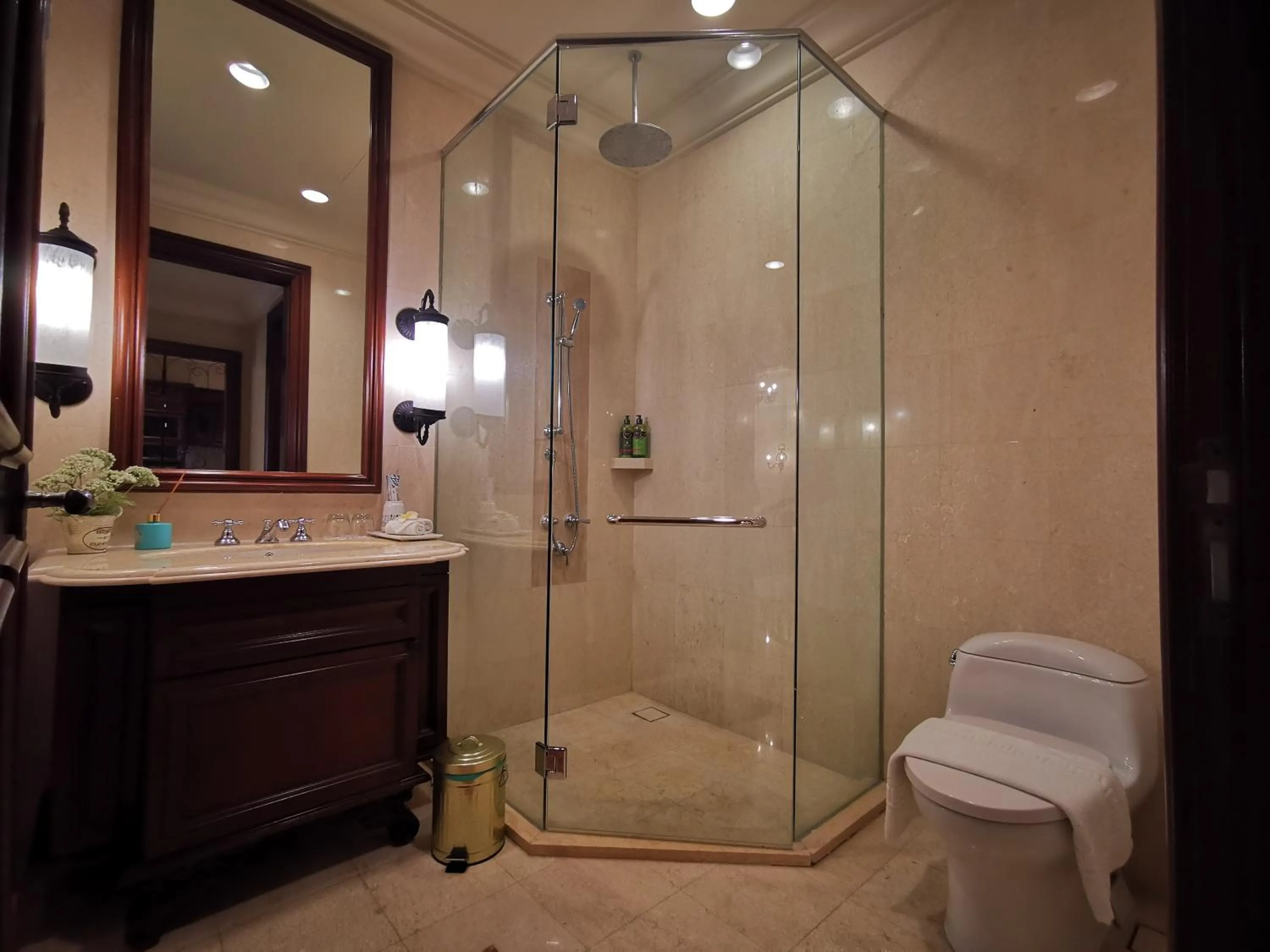 Toilet in Casa del Rio Residences