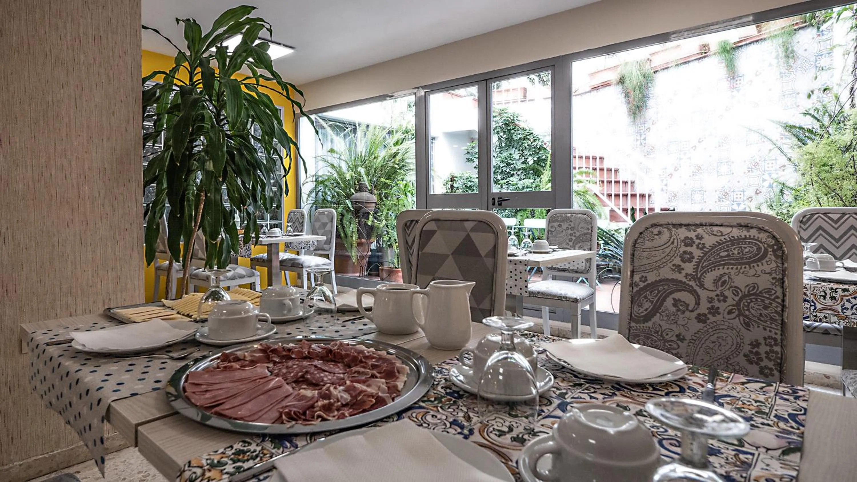 Breakfast in Hotel Plaza Santa Lucía