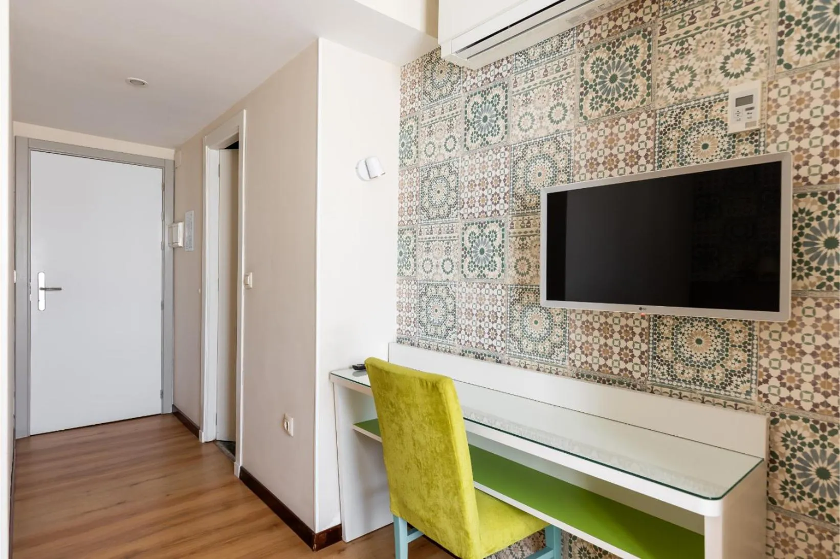 Communal lounge/ TV room in Colectia Hotel Santa Lucía