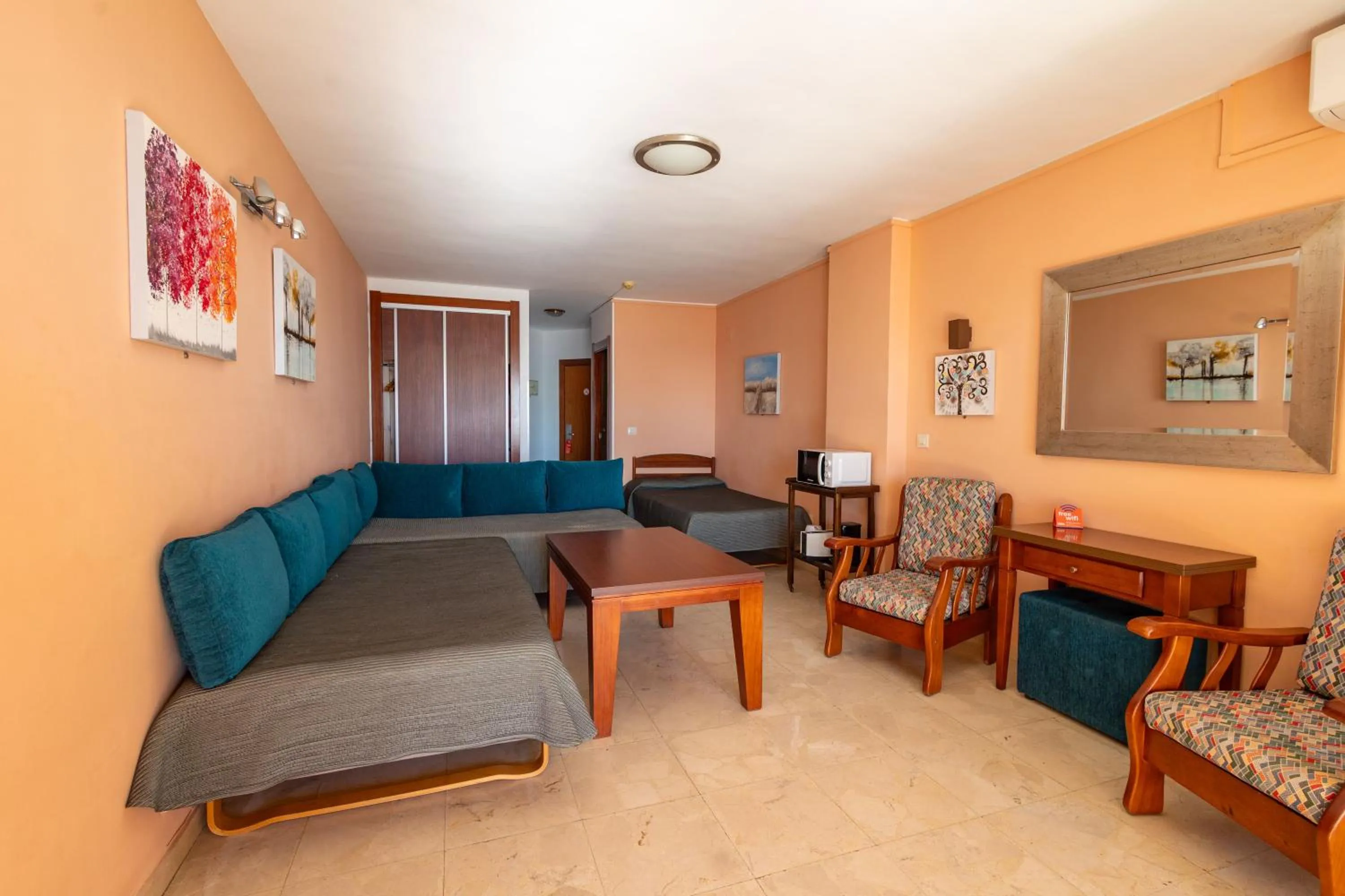 Apartamentos La Jabega