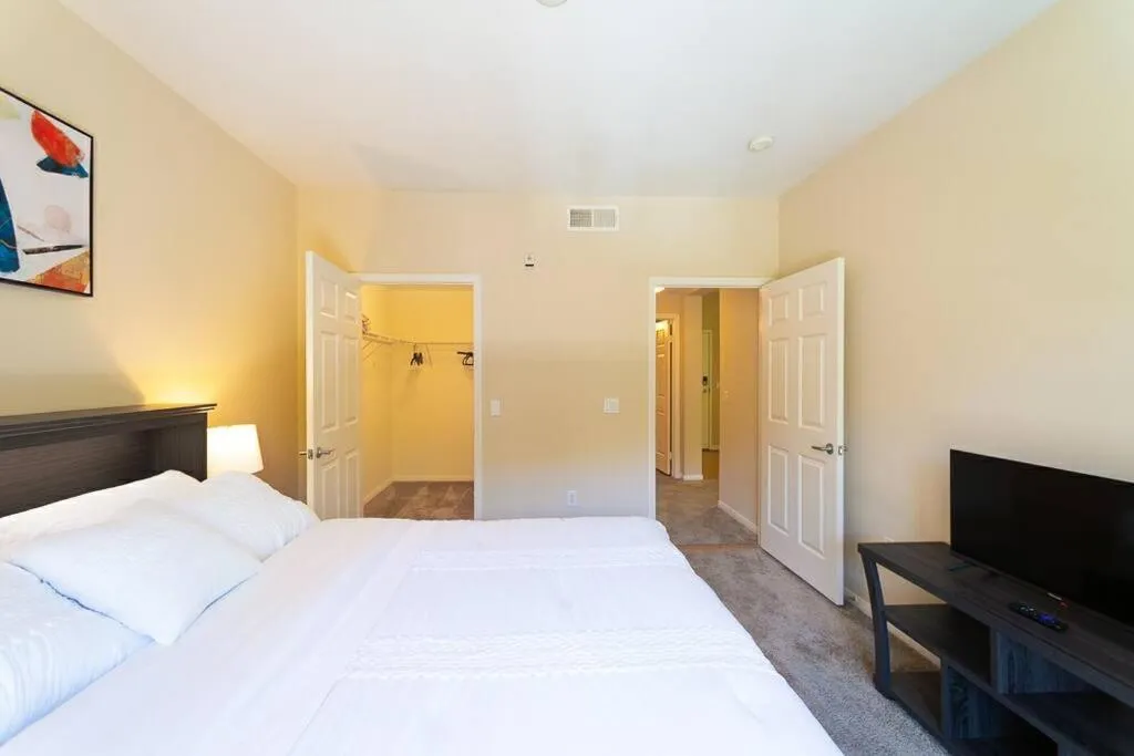 Lovely 2BR/2BA!5MIN to Disney! Angelstadium! HondaCenter.