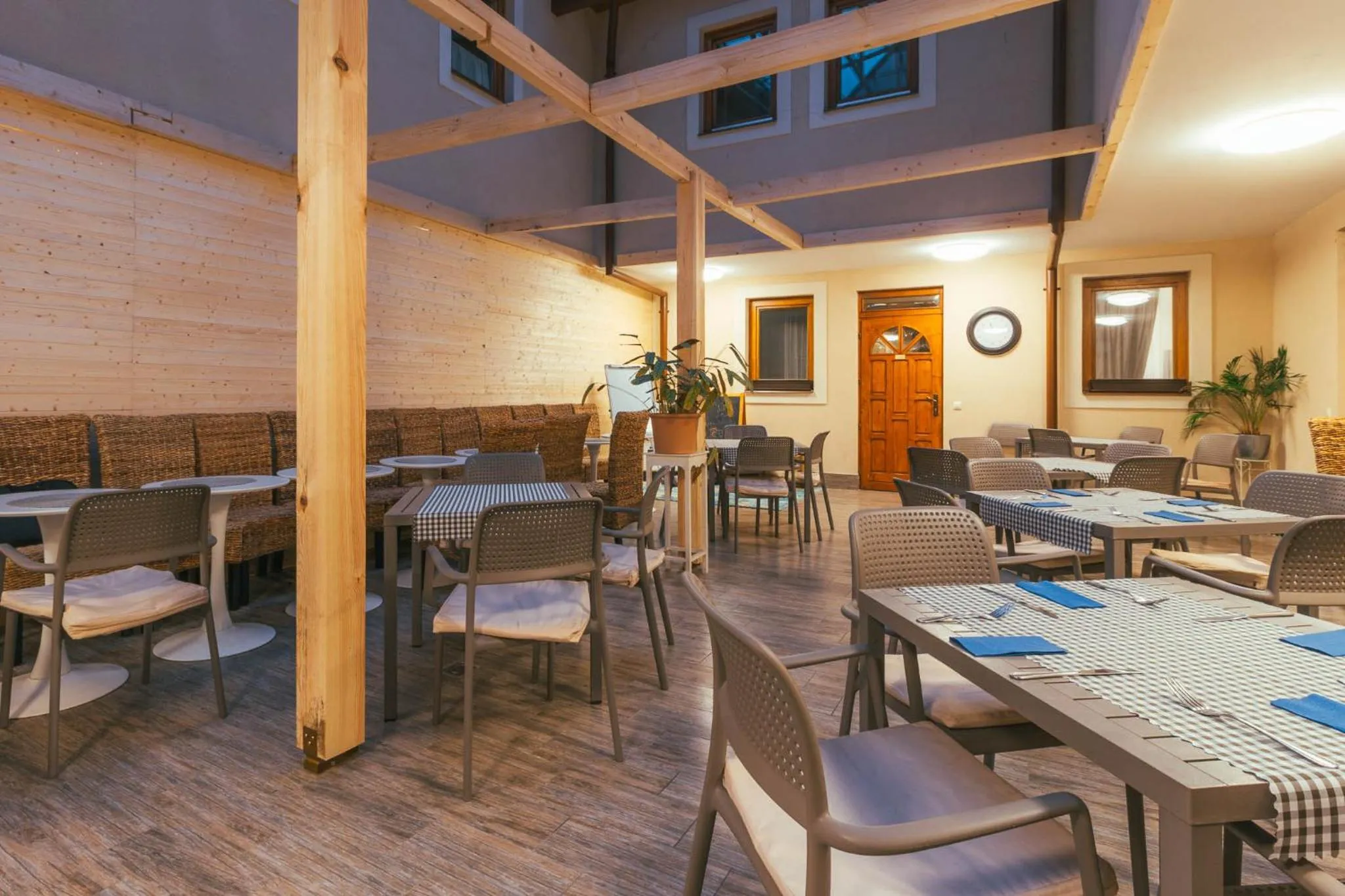 Restaurant/places to eat in Végvári Hotel Eger