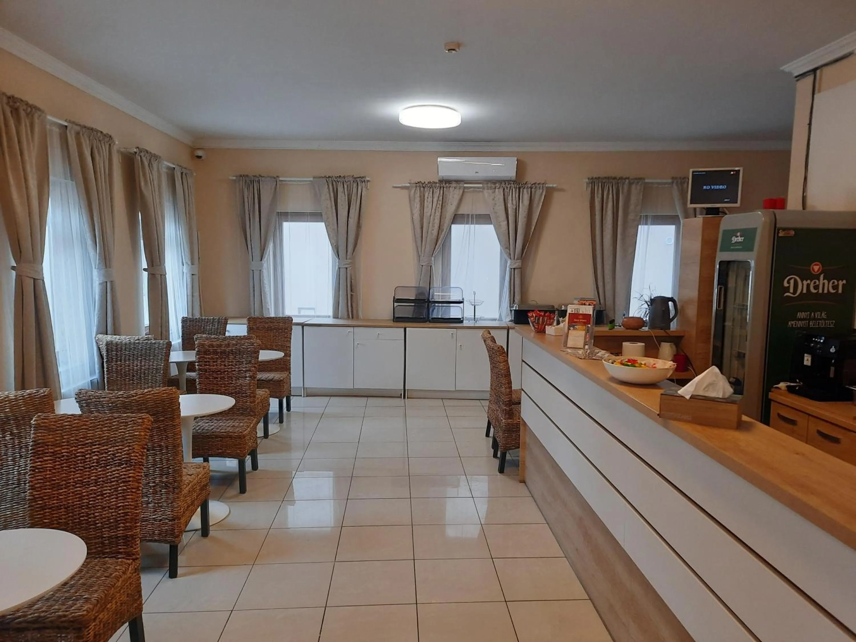 Restaurant/places to eat in Végvári Hotel Eger