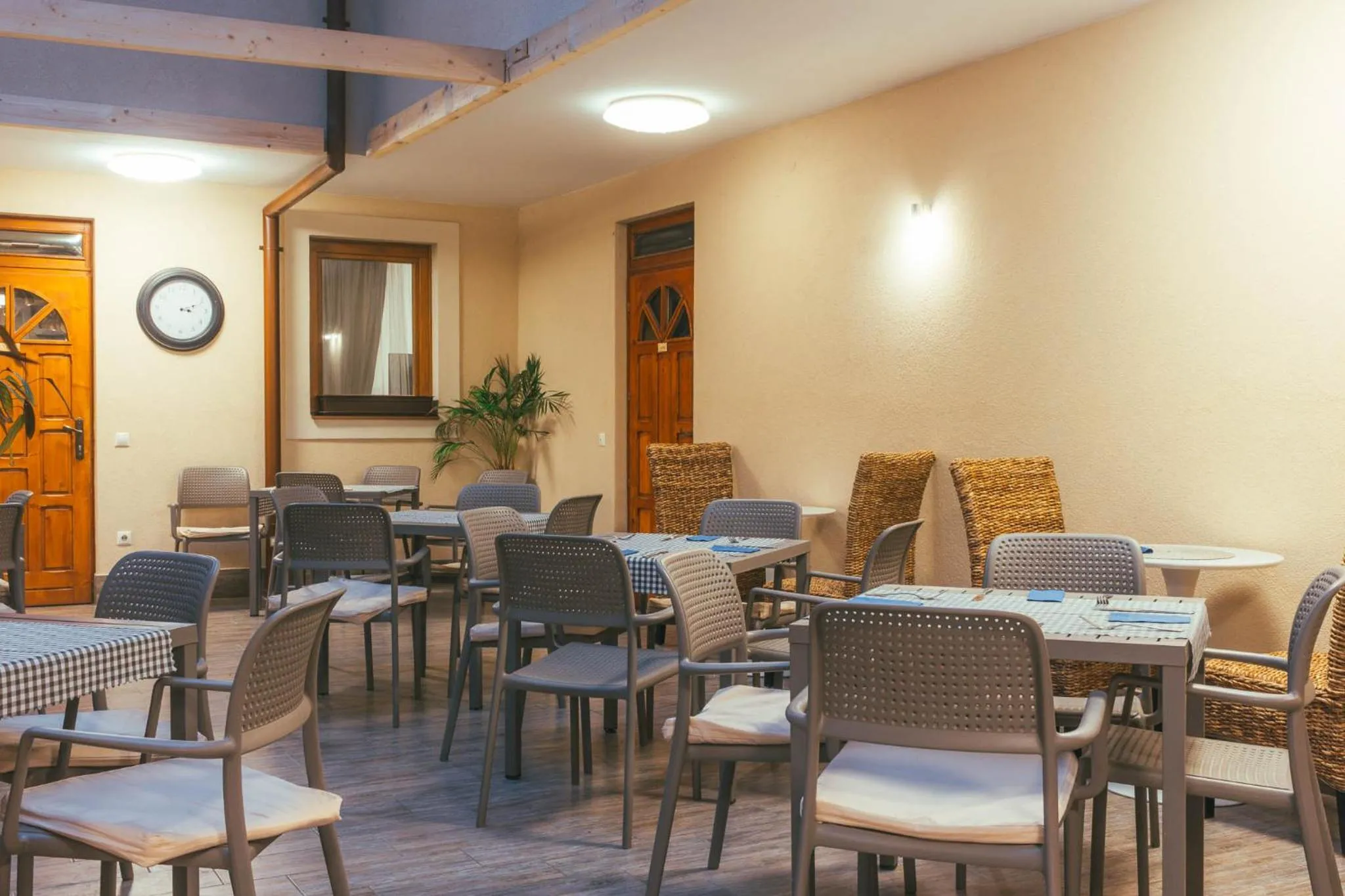 Restaurant/places to eat in Végvári Hotel Eger