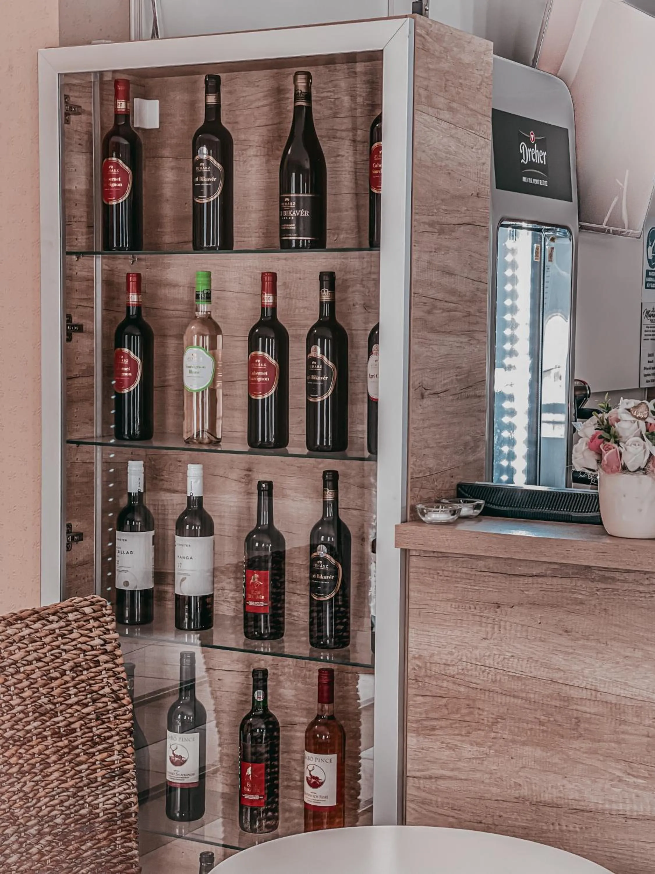 Lounge or bar in Végvári Hotel Eger