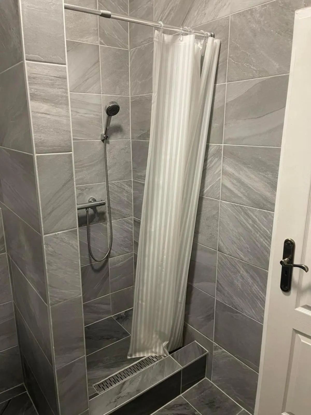 Shower in Végvári Hotel Eger