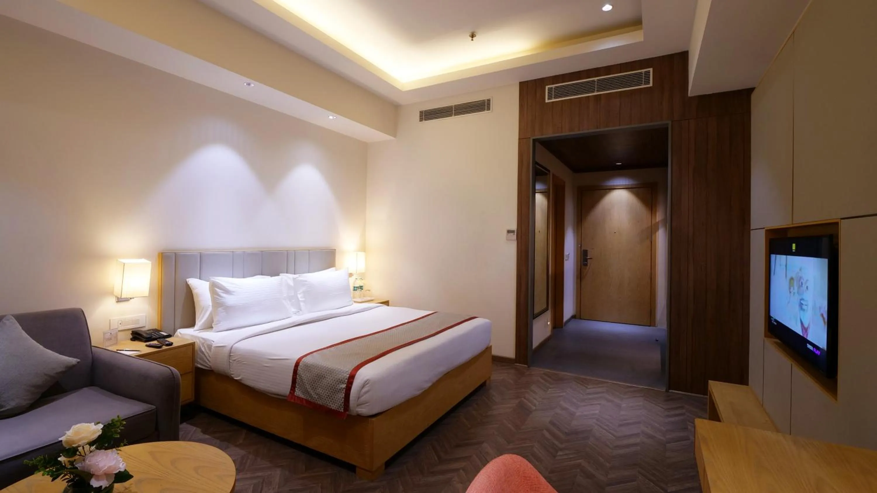 TV and multimedia in Orana Aurnum