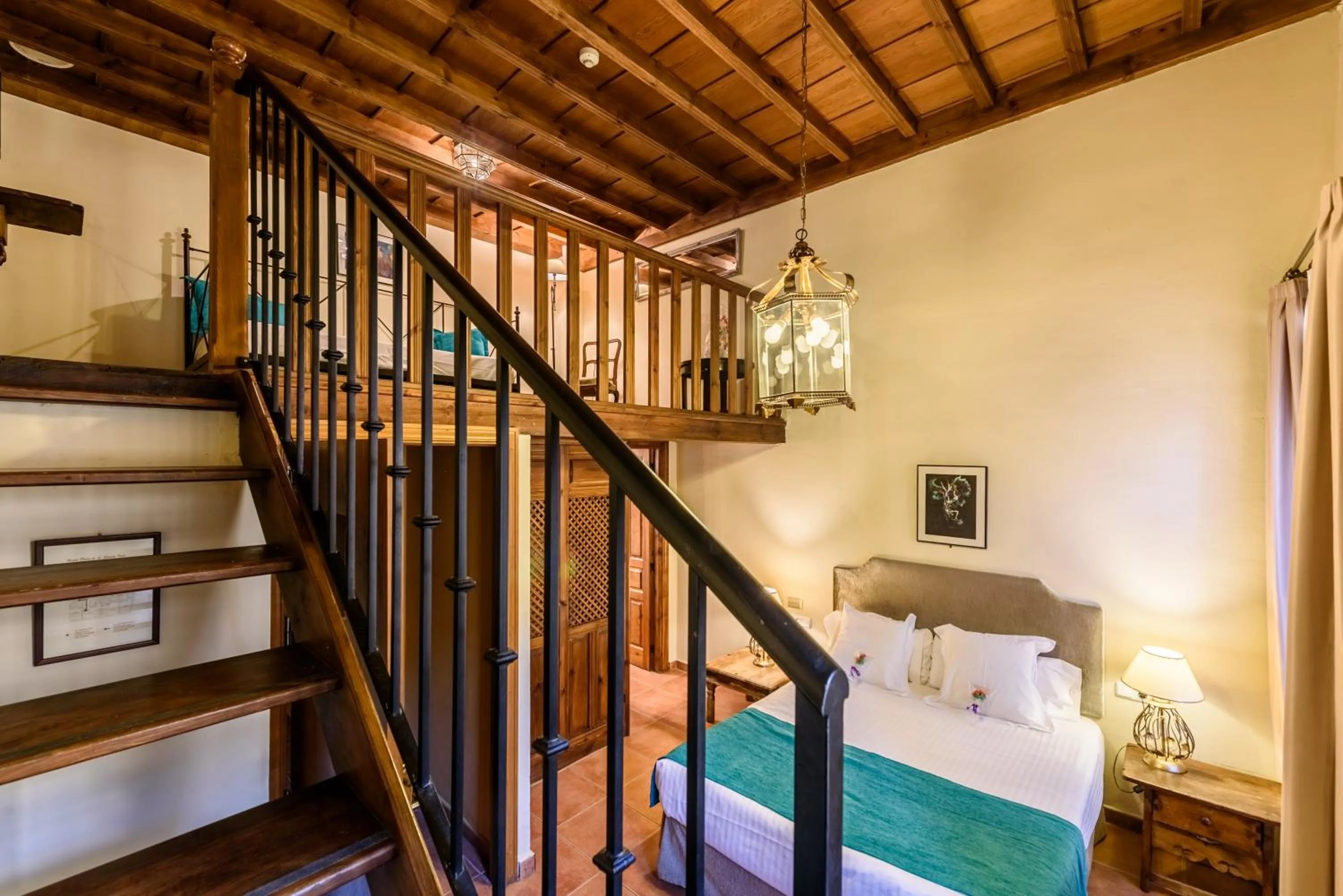 Photo of the whole room, Bed in Palacio de Santa Inés