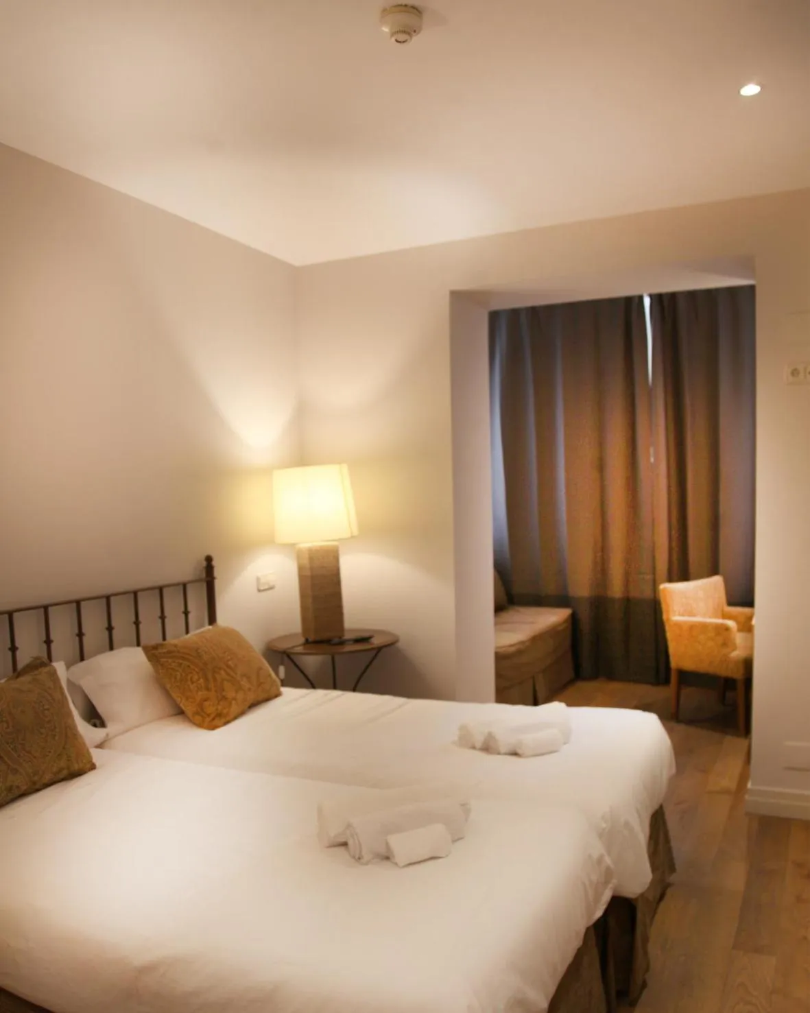 Photo of the whole room, Bed in Hotel Cuéntame La Puebla