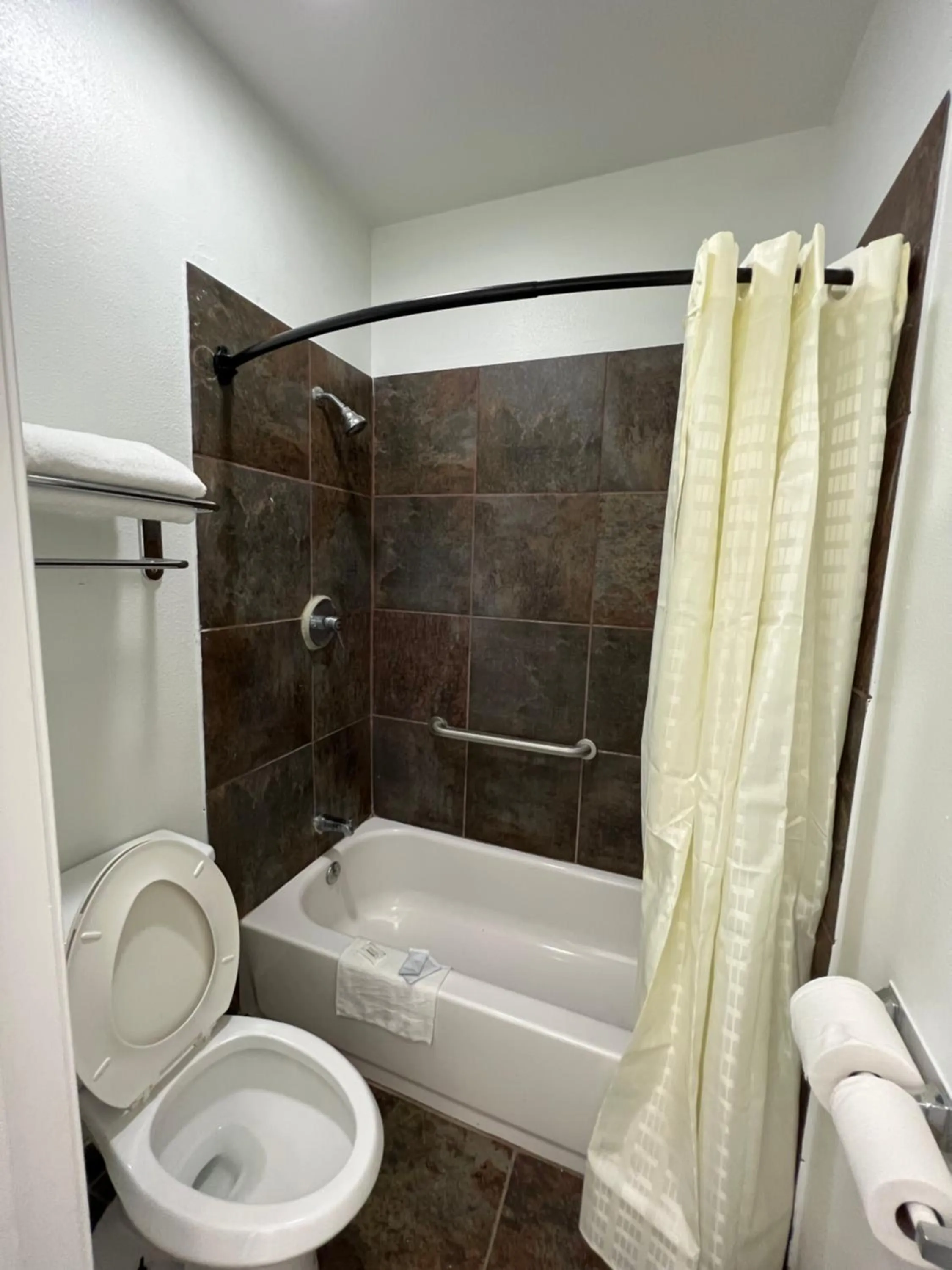 Shower in Bass Inn - Choke Canyon National Park