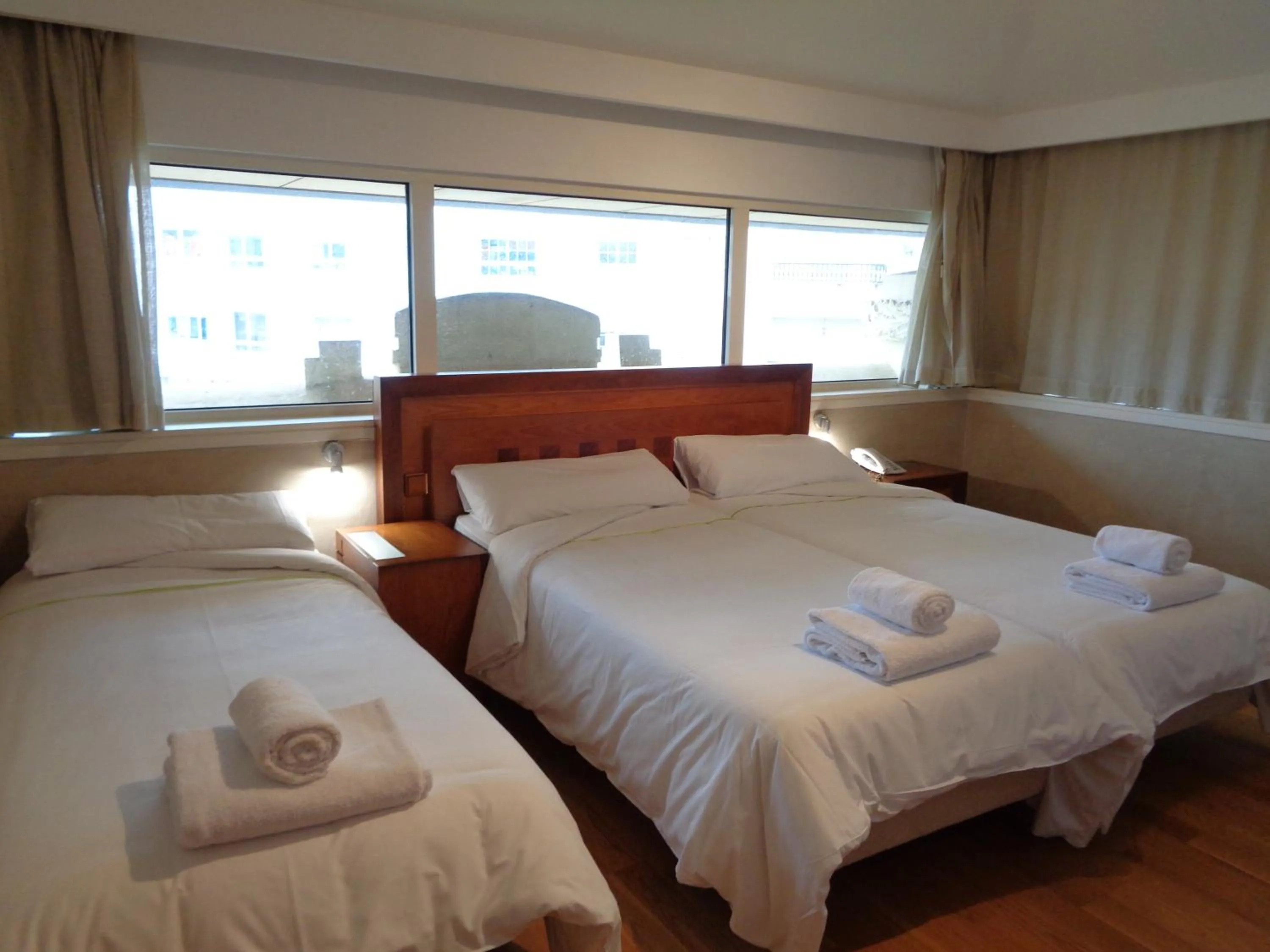 Photo of the whole room in Hotel Villa De Betanzos