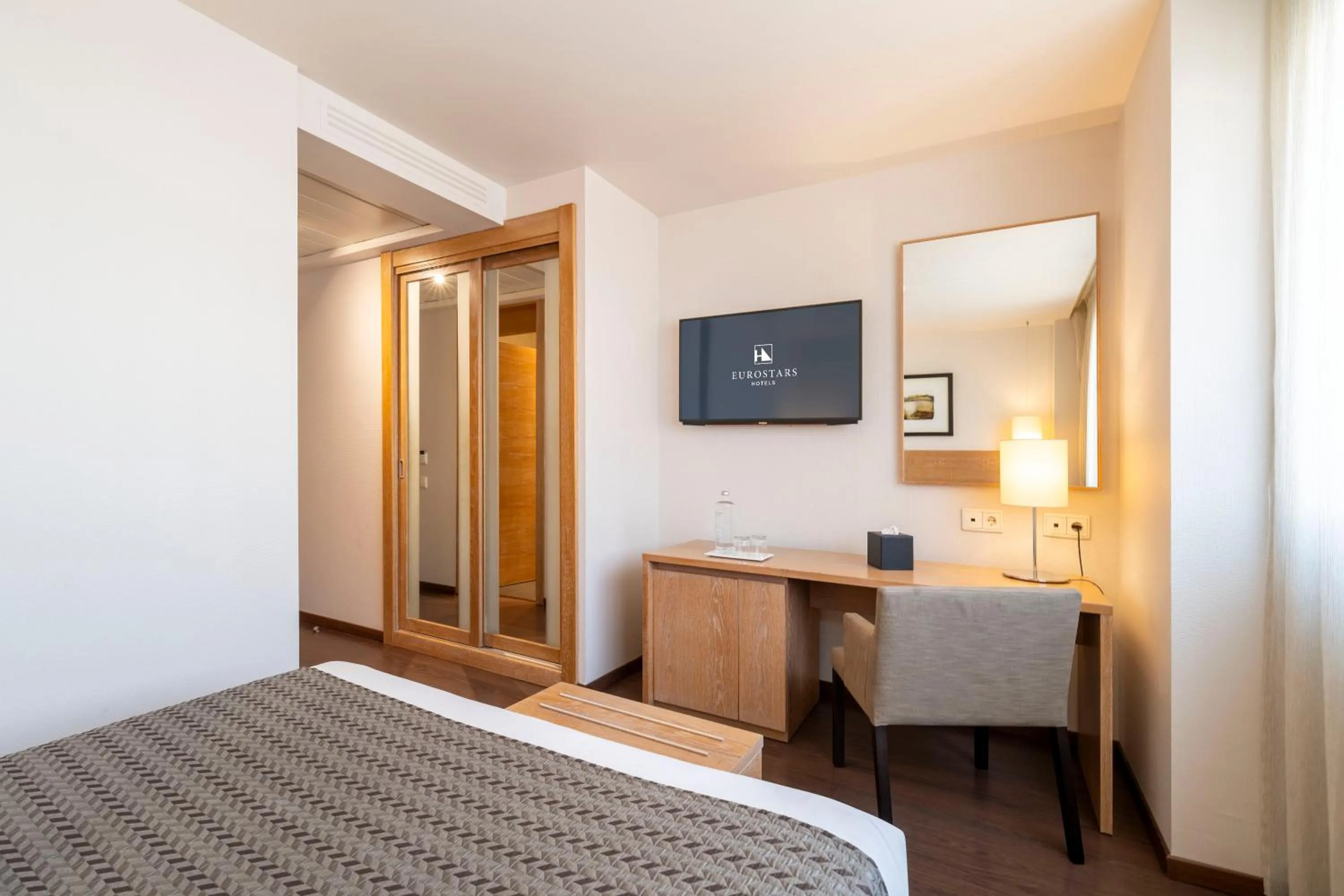 TV and multimedia, Bed in Eurostars Lucentum