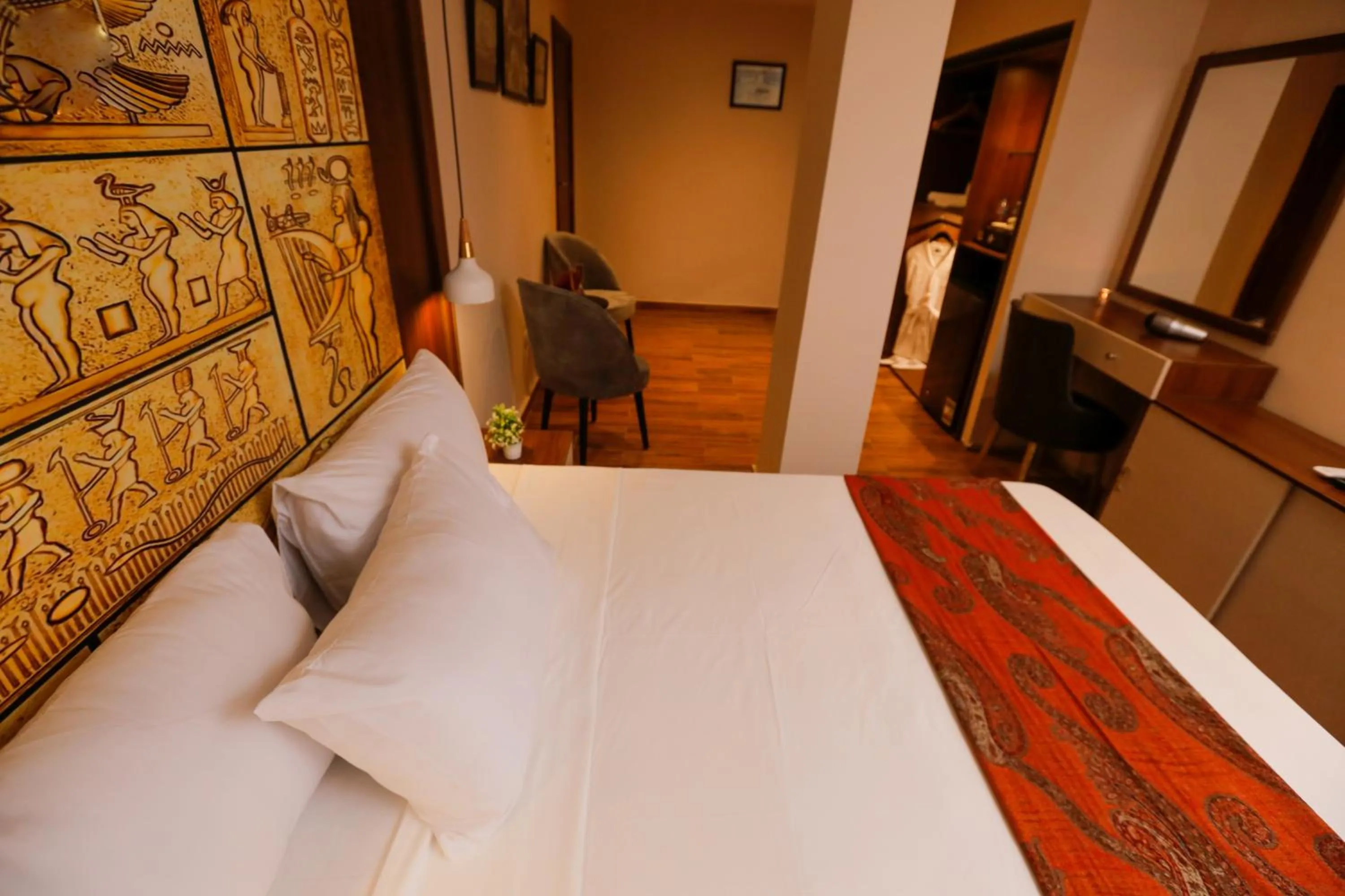 Bed in Sky Pyramids View Inn