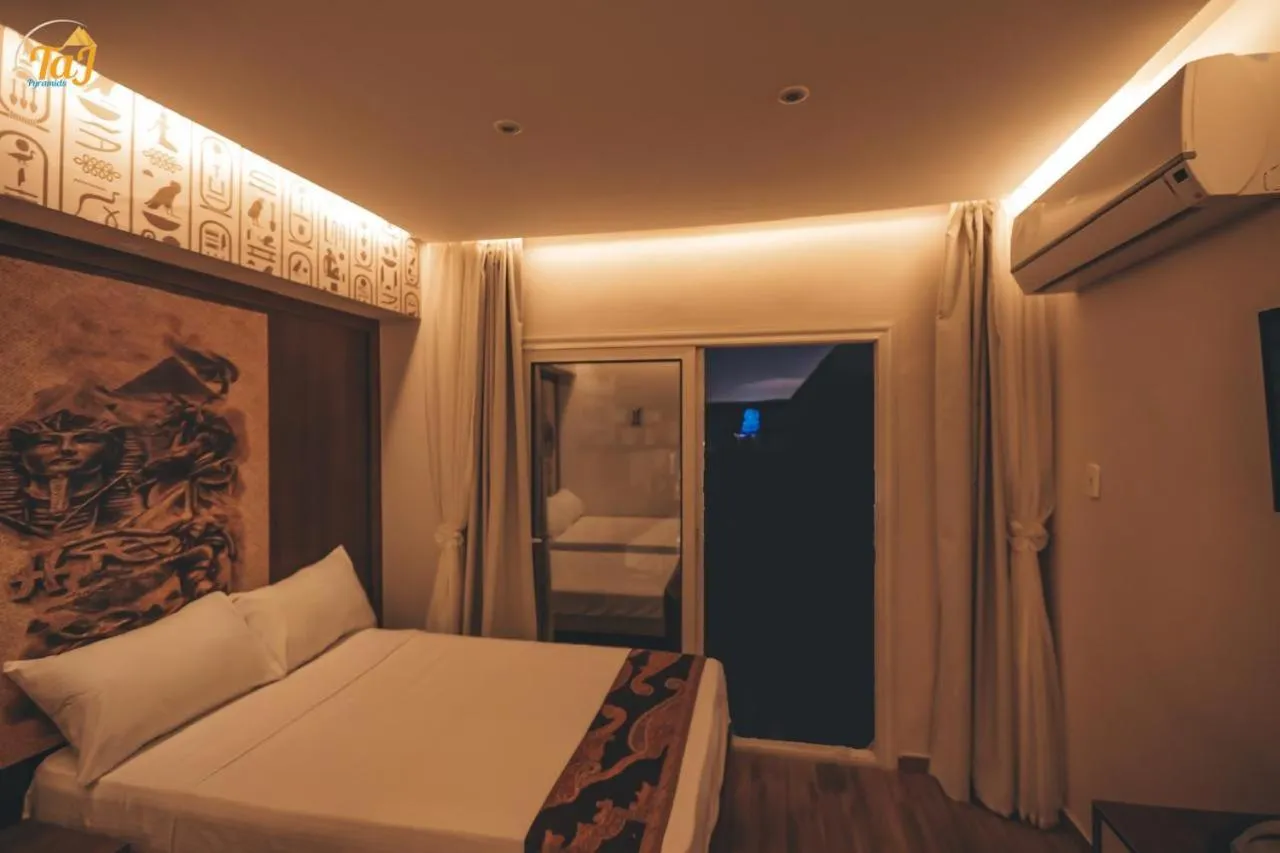 Bed in Sky Pyramids View Inn