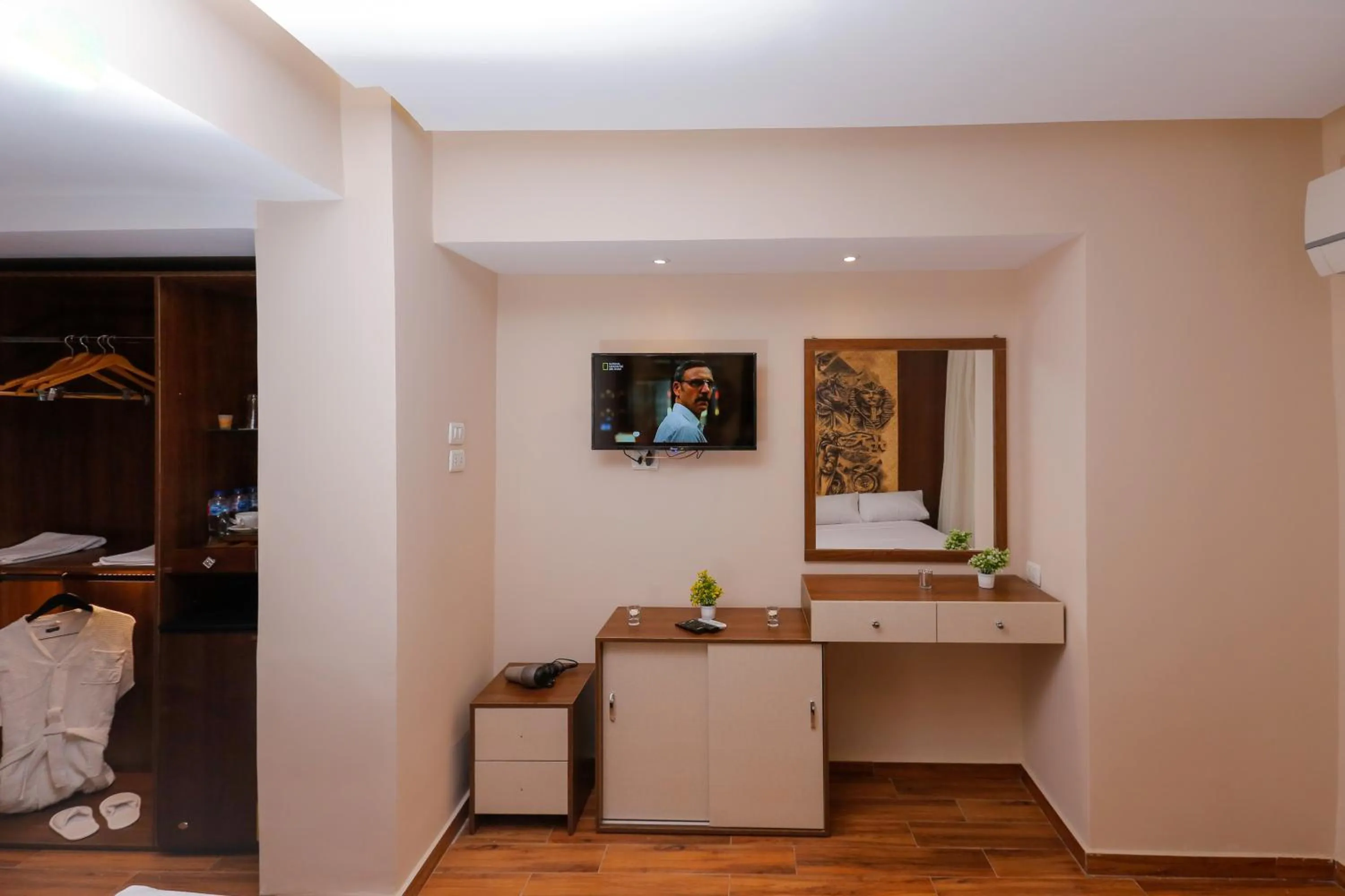 Bed in Sky Pyramids View Inn