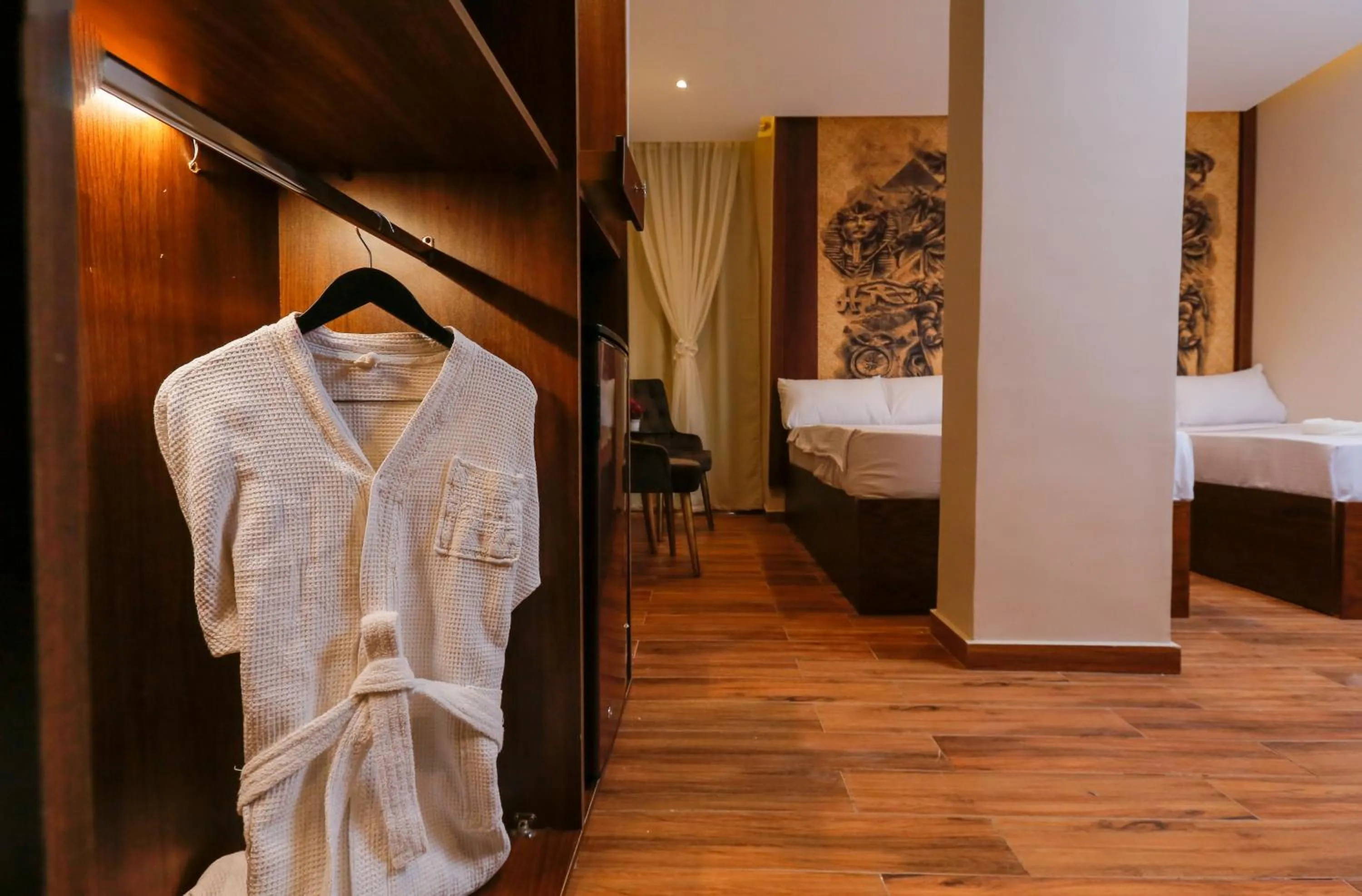 Photo of the whole room, Bed in Sky Pyramids View Inn