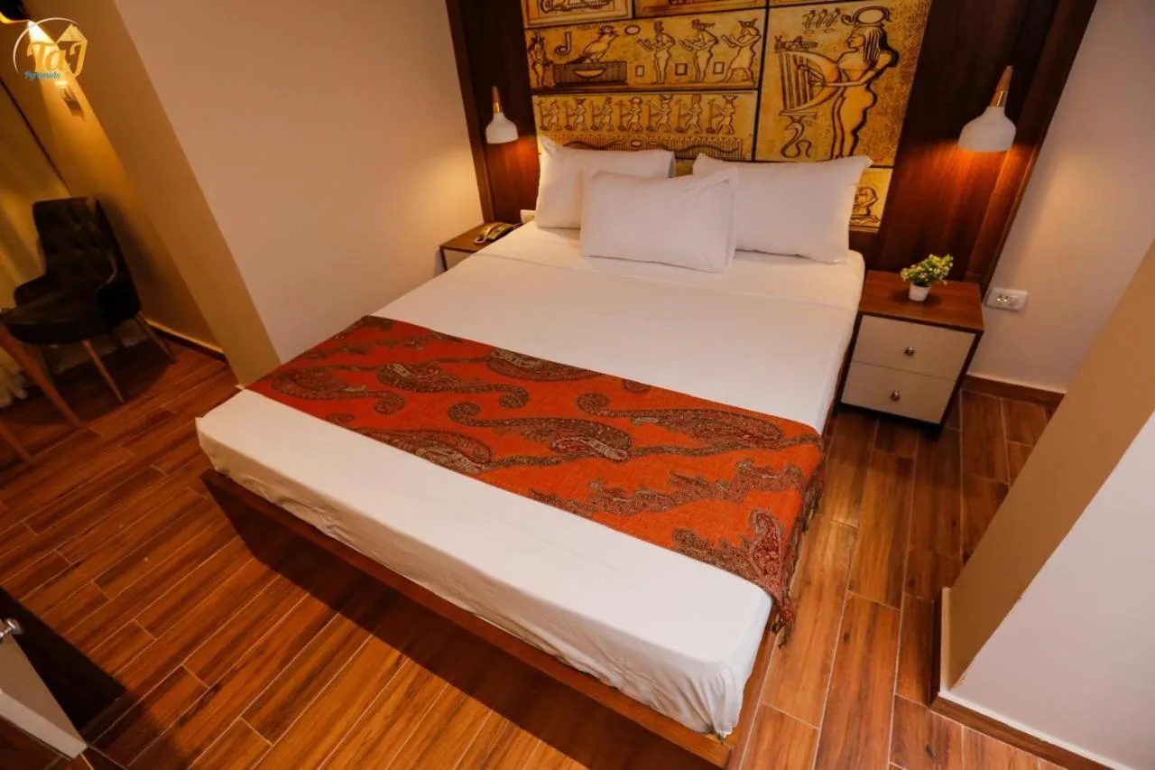 Bed in Sky Pyramids View Inn