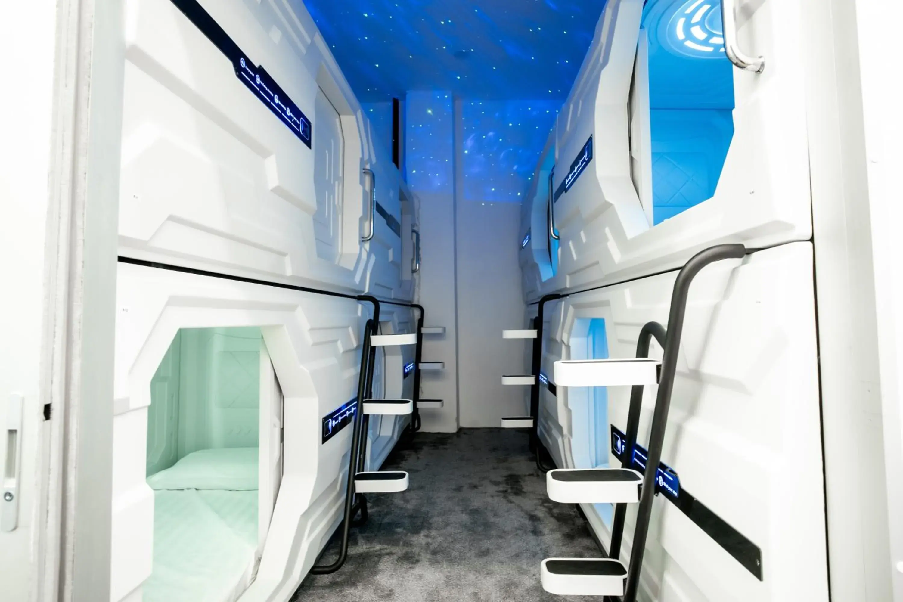 Standard Single Room with Shared Bathroom in Norvinton Hotel Standard Single Room with Shared Bathroom in Norvinton Hotel