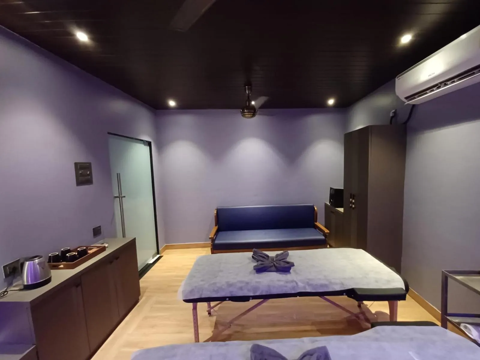 Spa and wellness centre/facilities, Bed in Raaj Resort