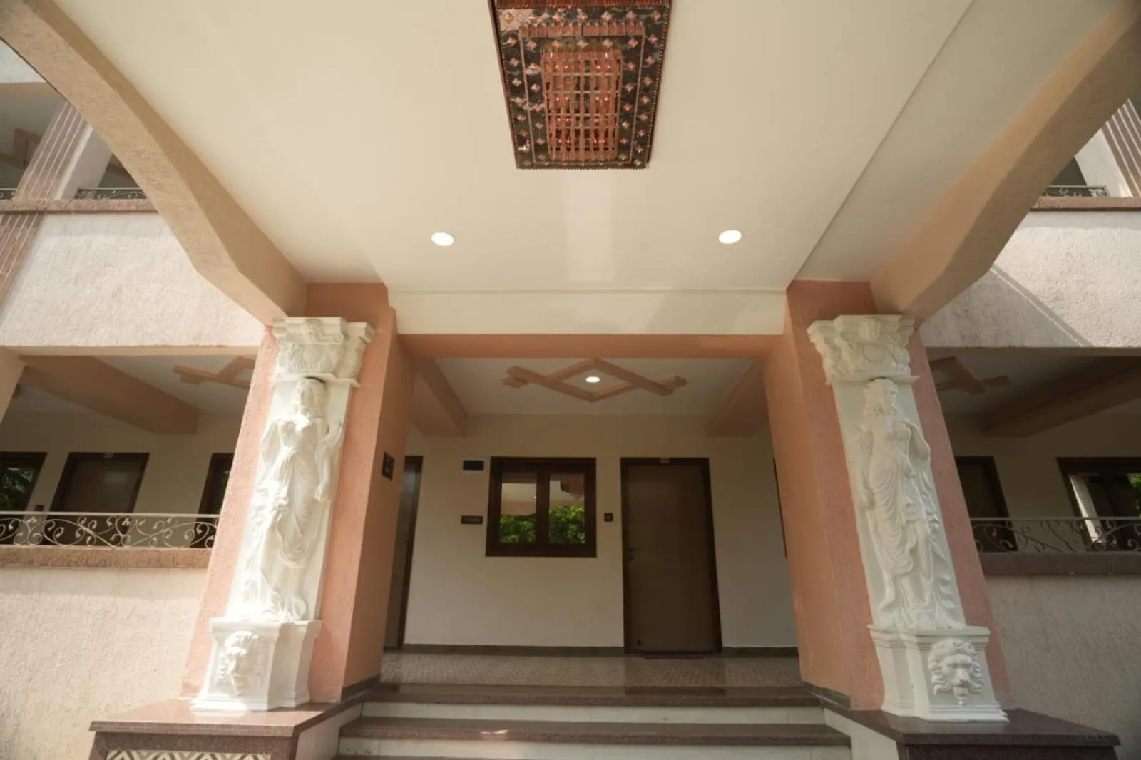 Facade/entrance in Raaj Resort