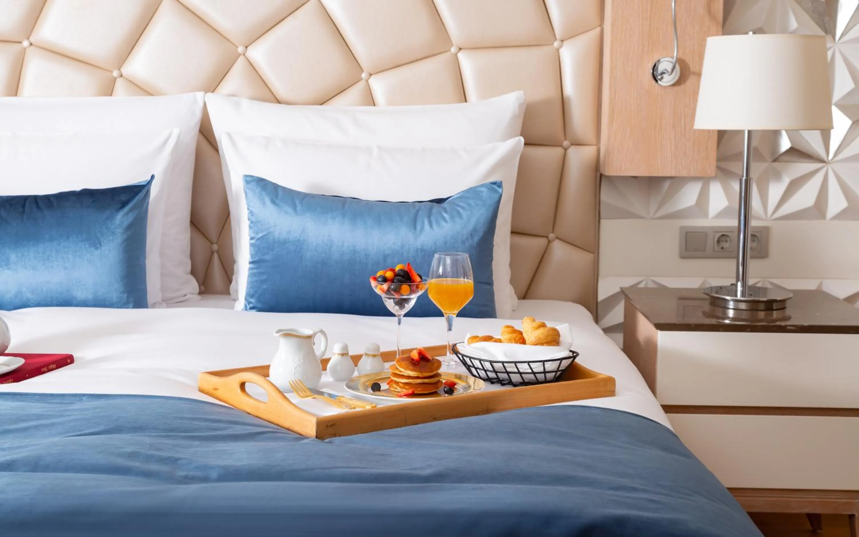 Breakfast, Bed in Badamdar Hotel and Residences