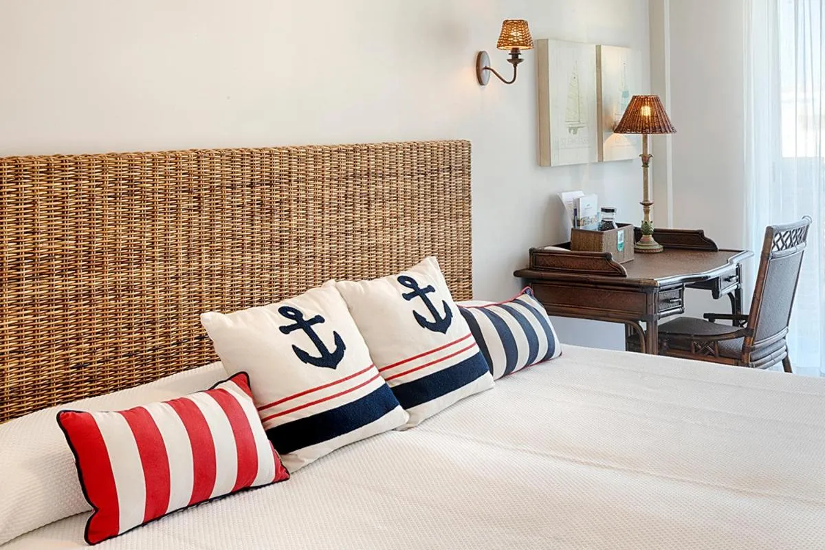 Bed in Hotel Noguera Mar