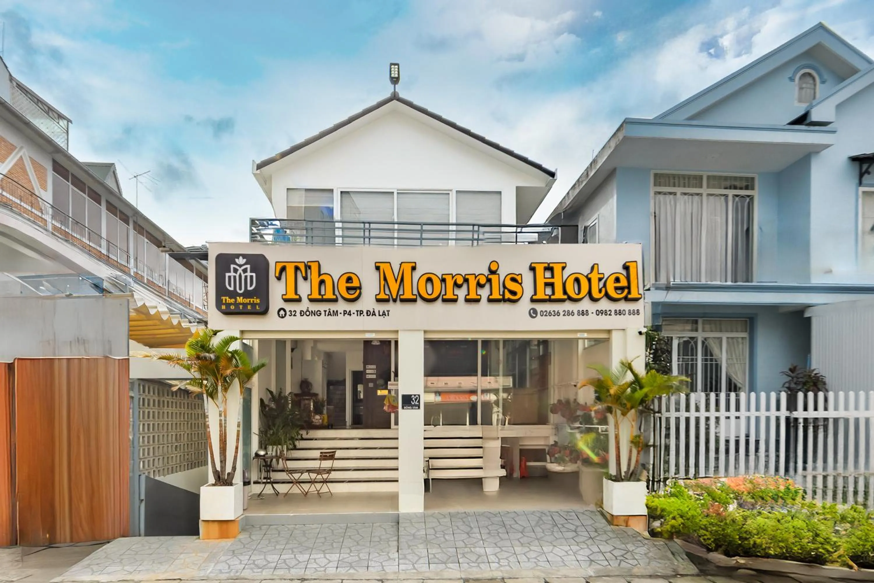 Facade/entrance in The Morris Central Hotel - O'TEL