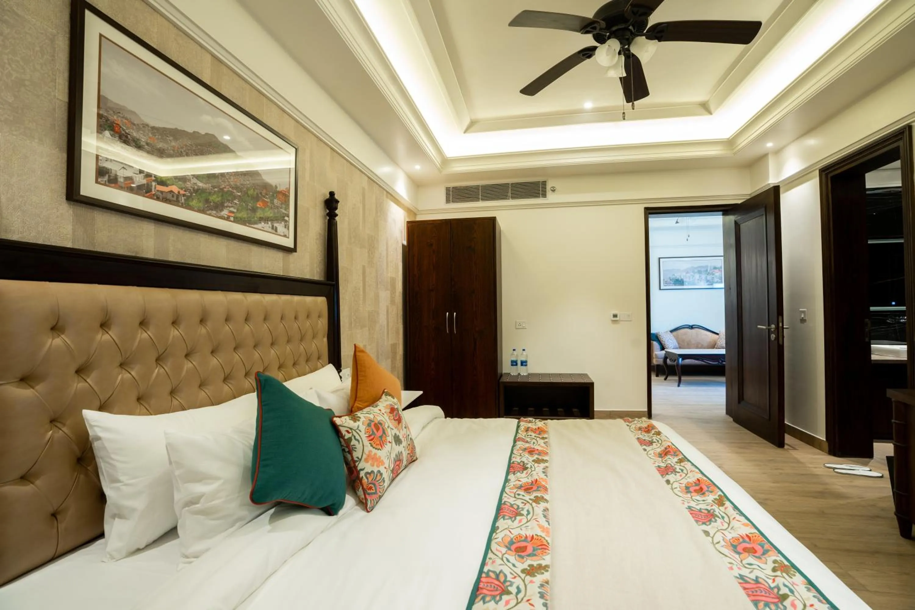 Bed in WelcomHeritage Parv Vilas Resort & Spa