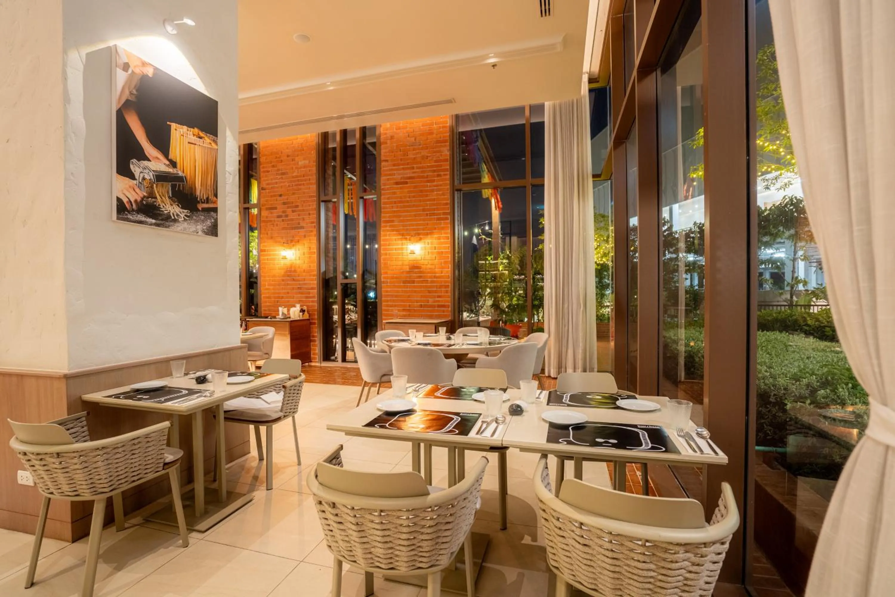 Restaurant/places to eat in Centara Ubon