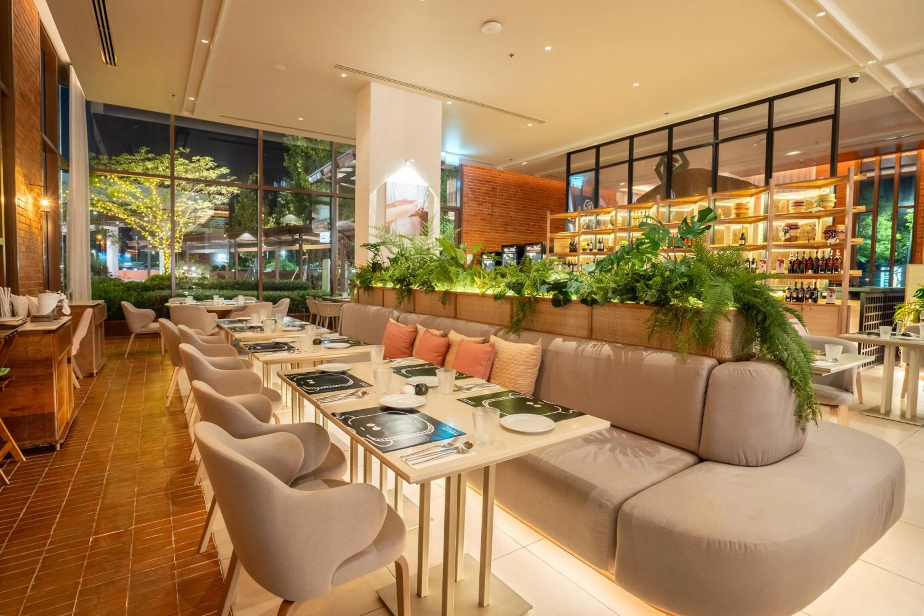 Restaurant/places to eat in Centara Ubon