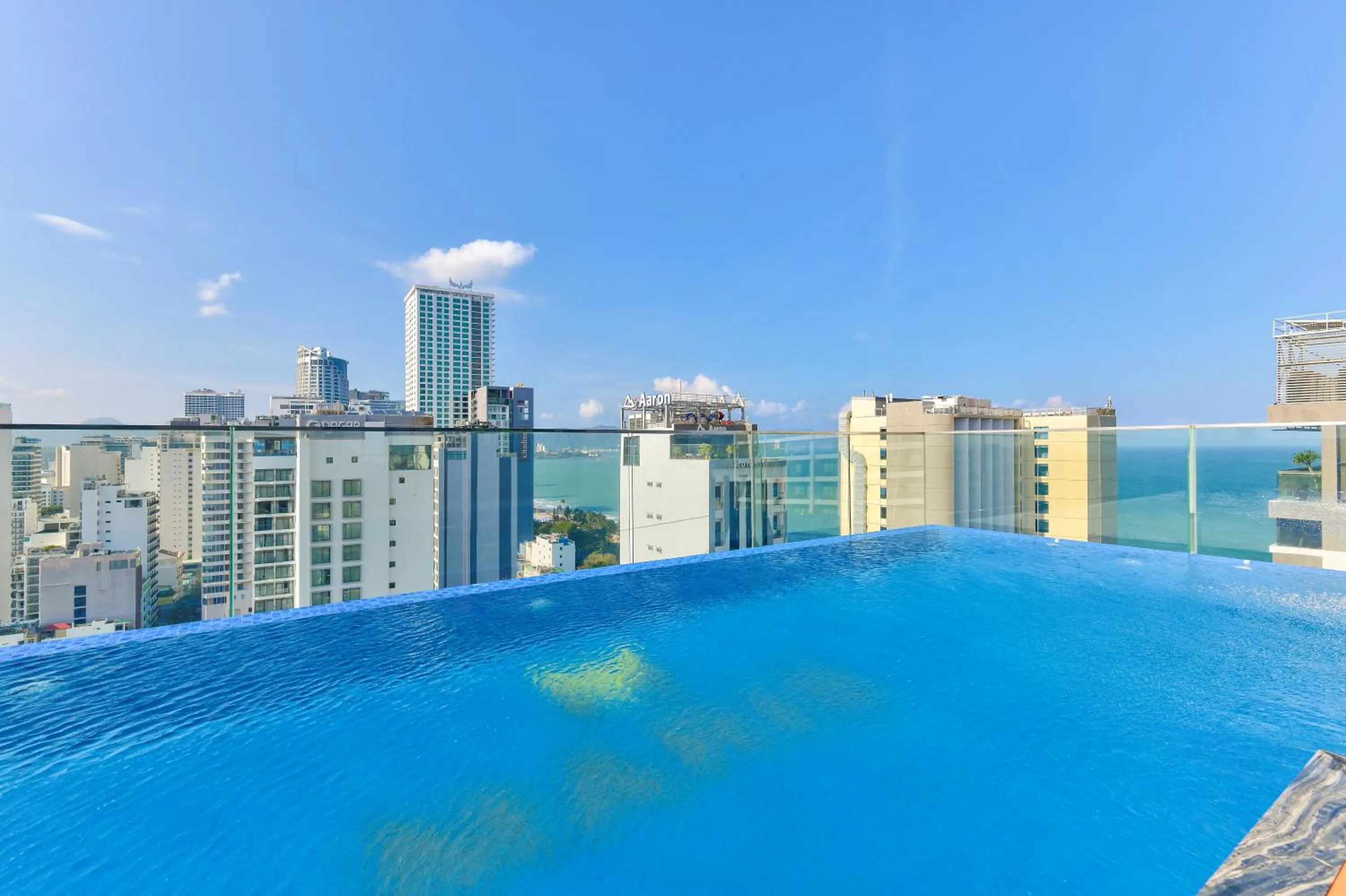 Swimming pool in Maris Hotel Nha Trang