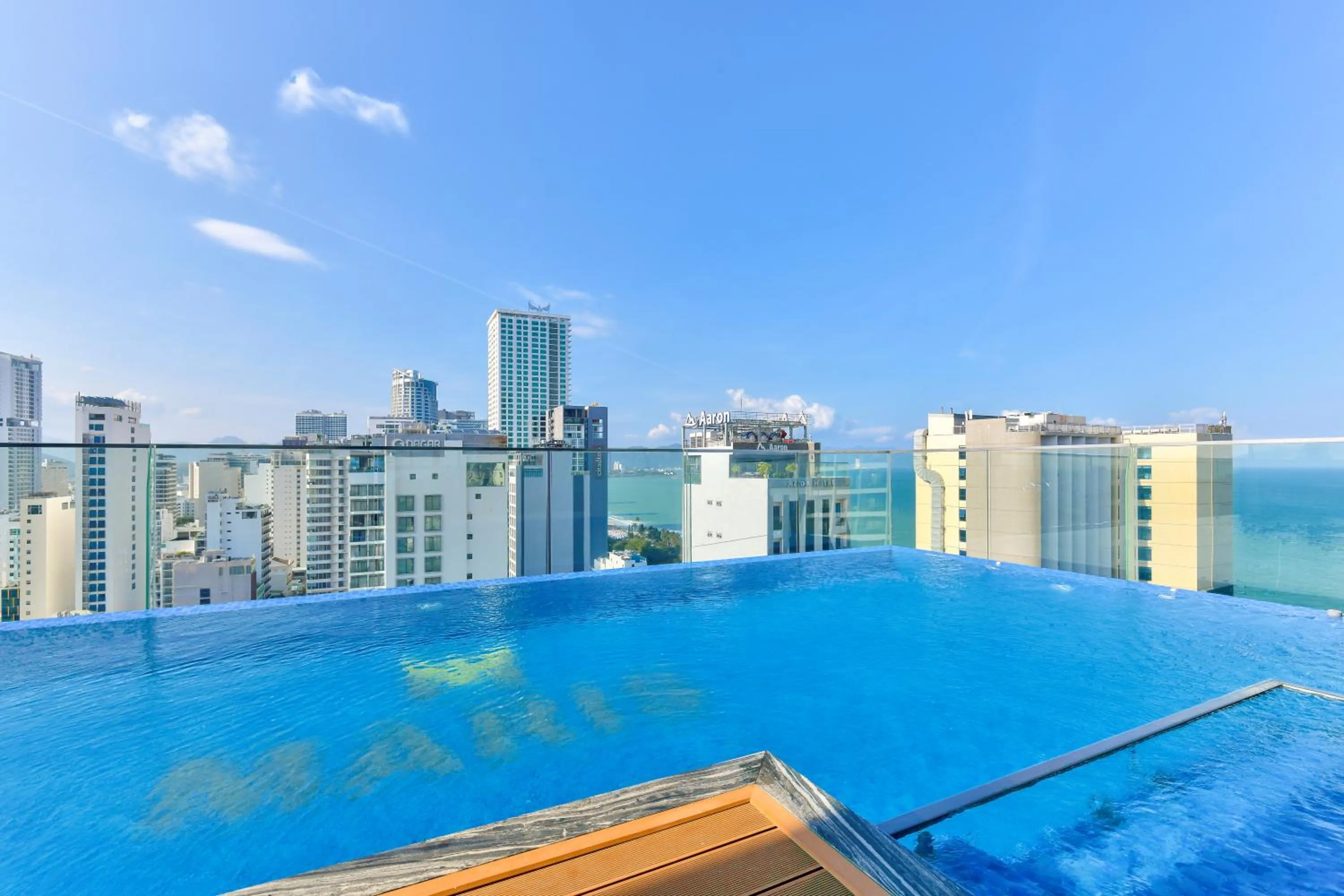 Swimming pool in Maris Hotel Nha Trang