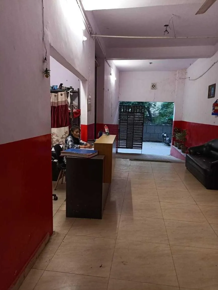 Lobby or reception in Hotel O KL khari Near Ashoka Park Mein Metro