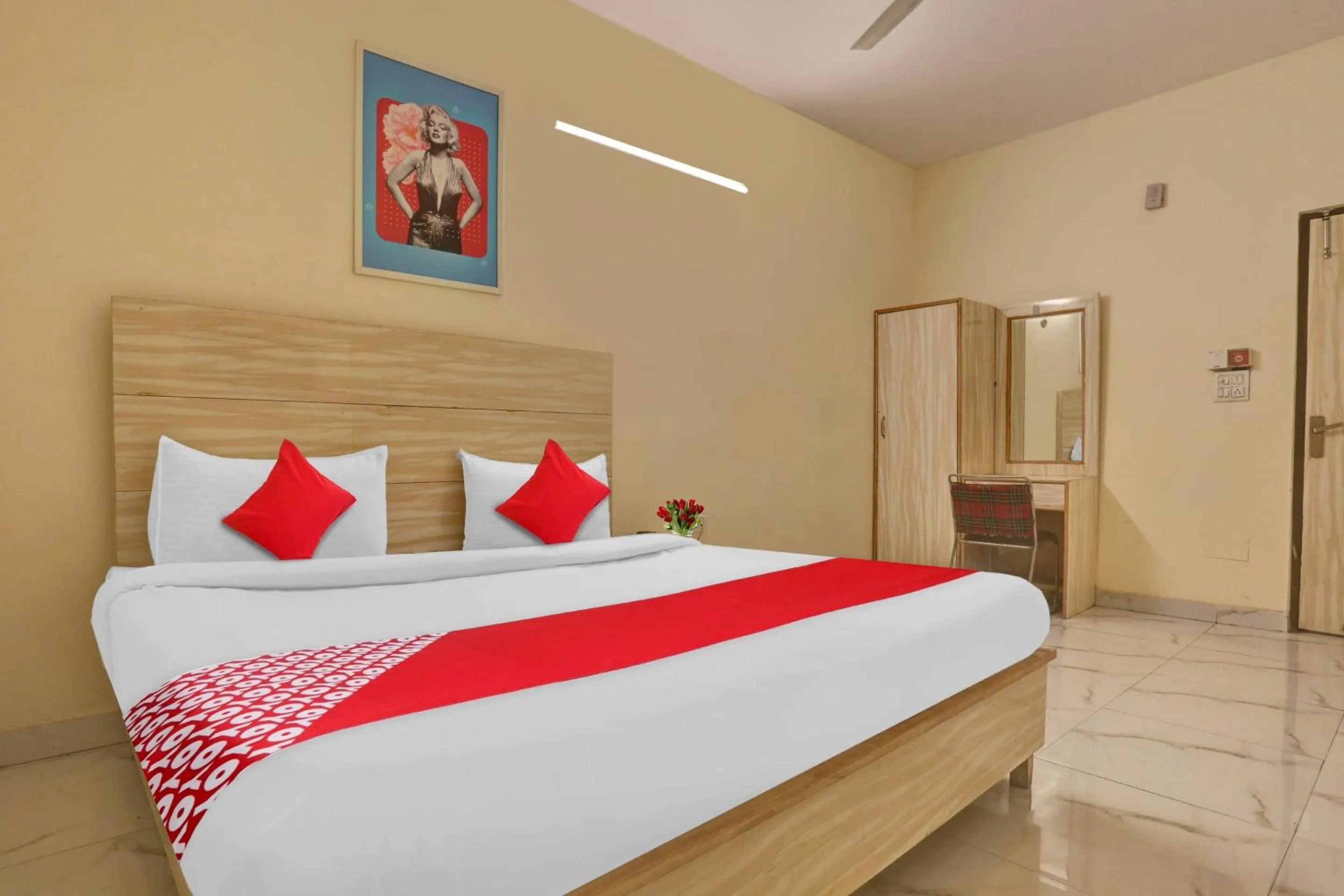 Bedroom, Bed in Hotel O Raas Near Hira Sweet