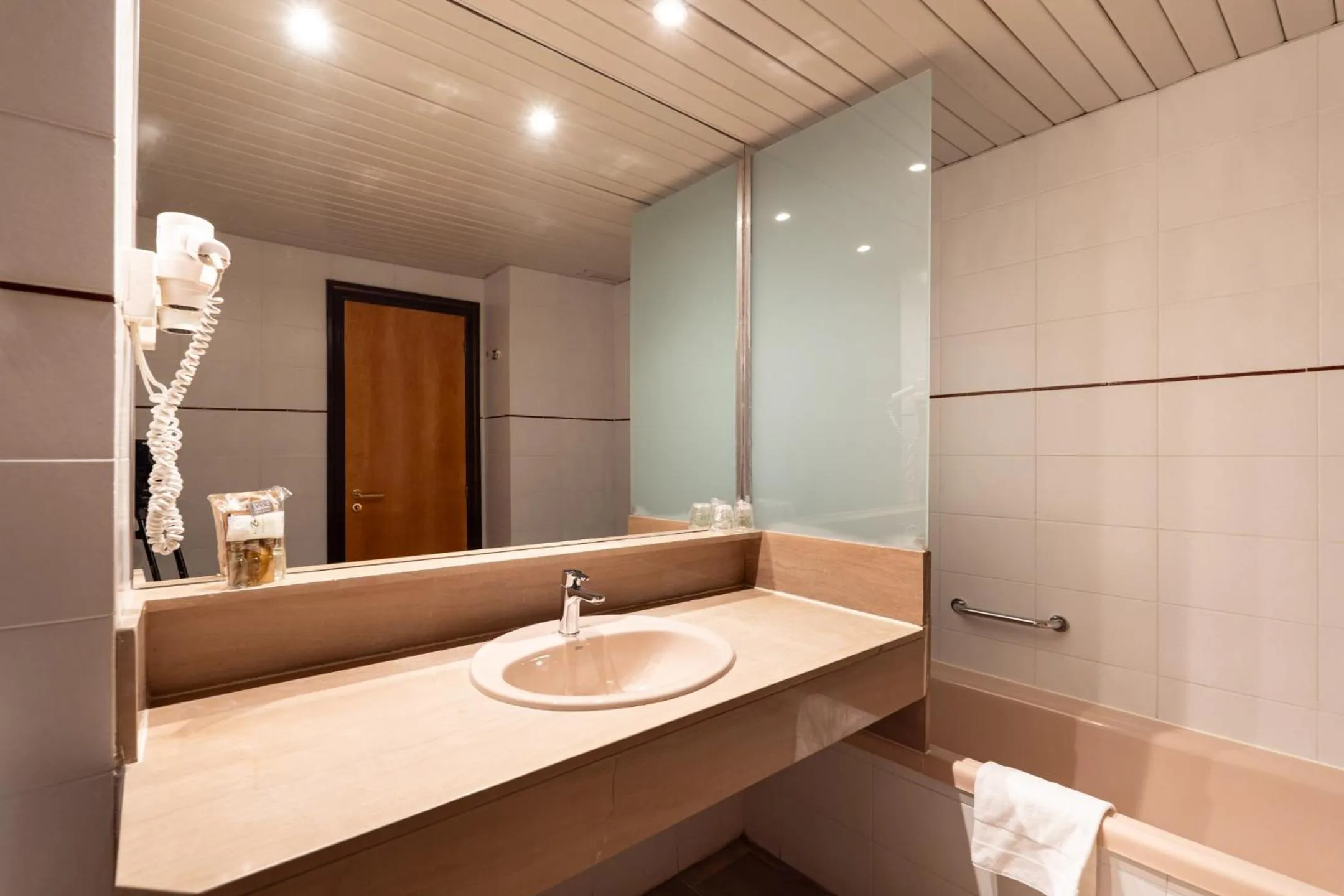 Bathroom in Estela Barcelona