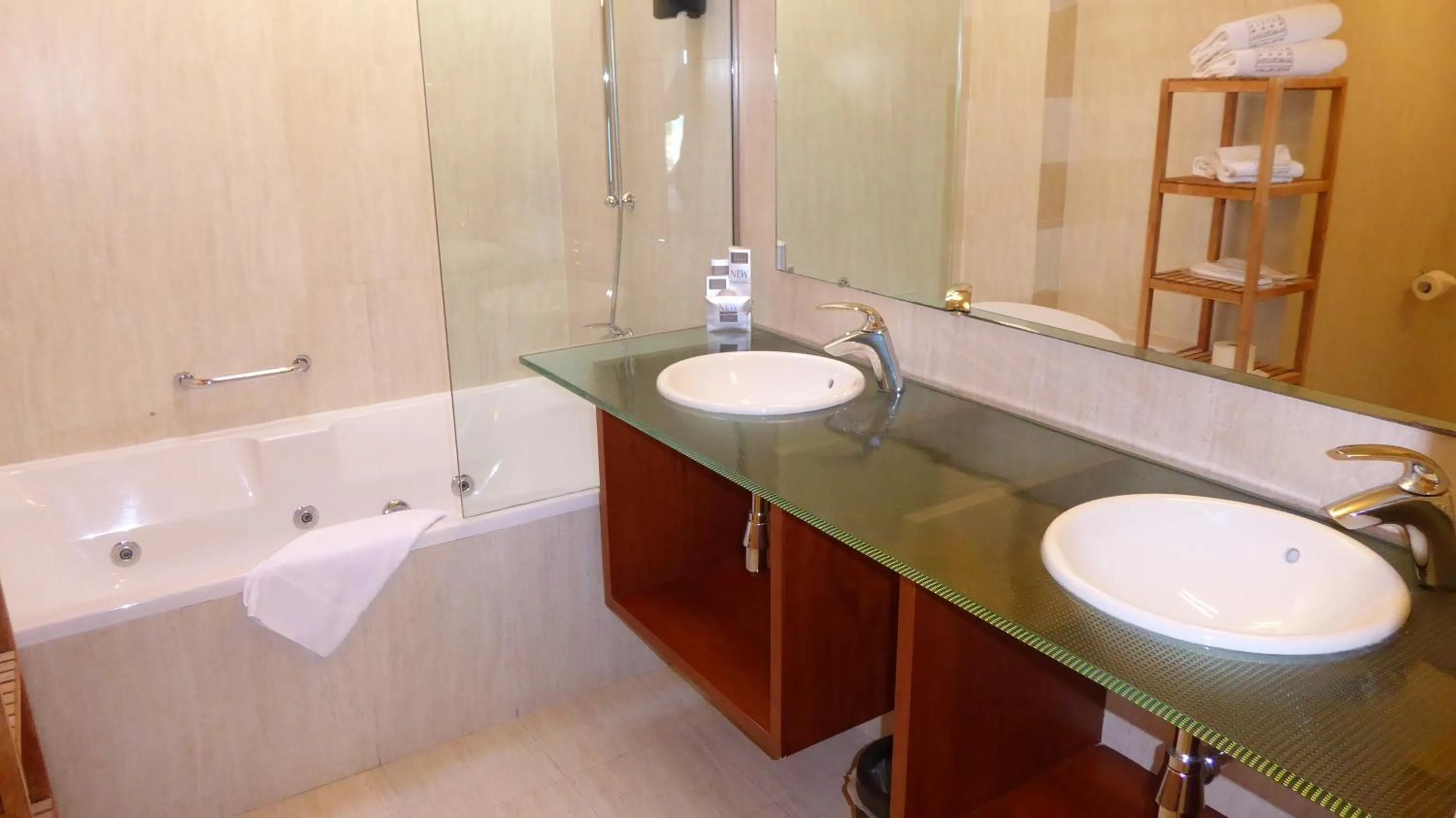 Hot Tub in Estela Barcelona