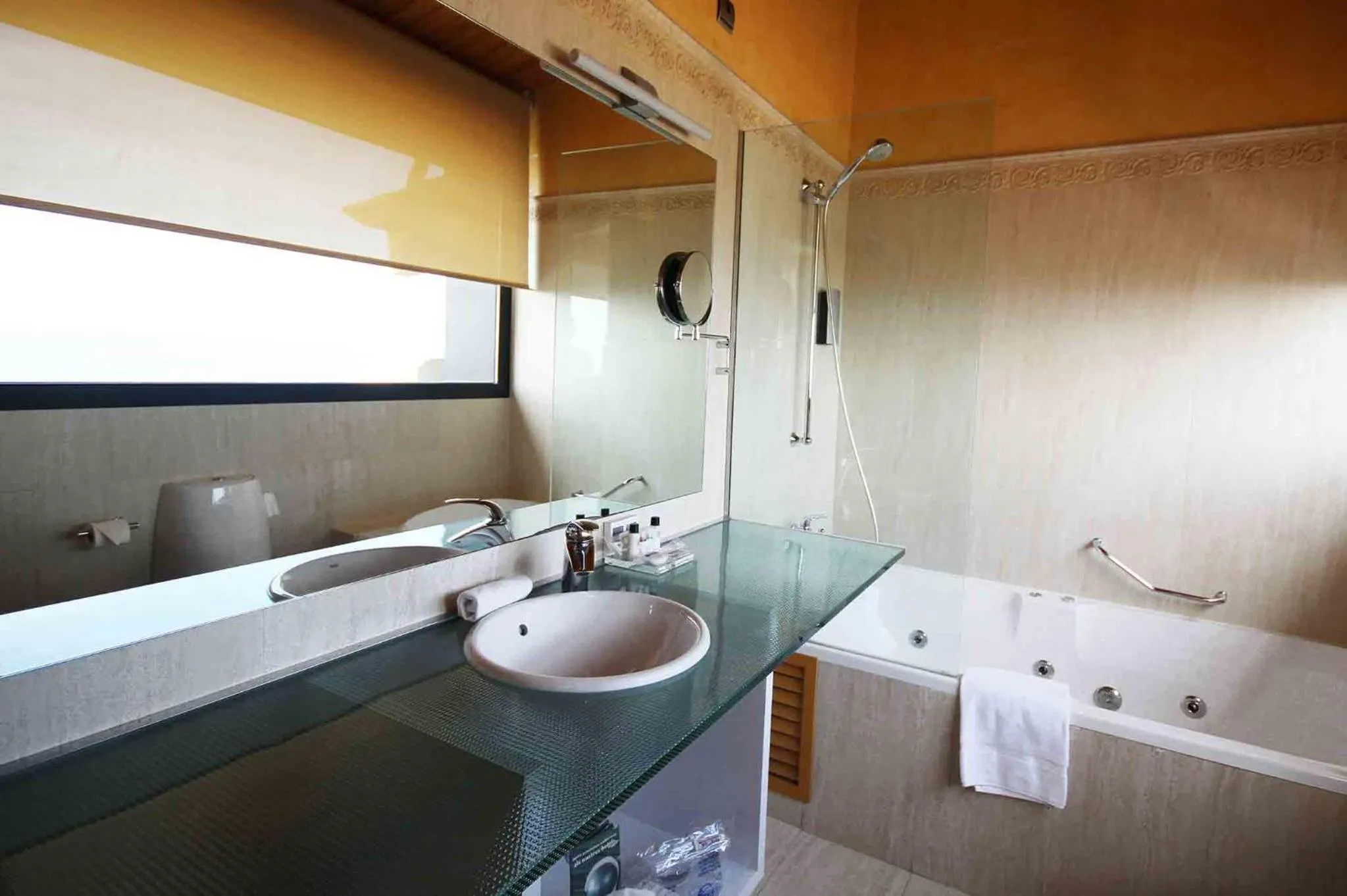 Hot Tub in Estela Barcelona