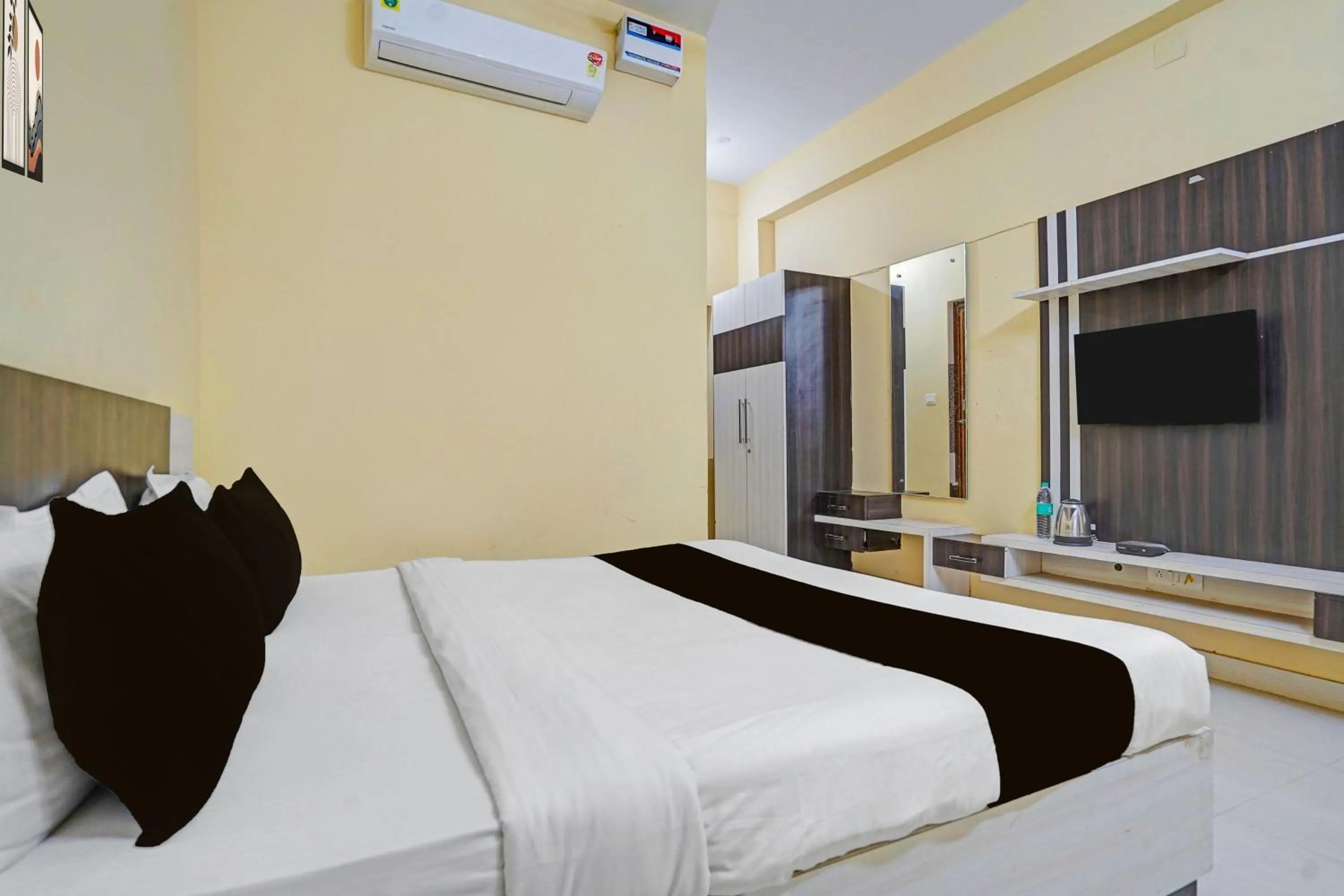 Bedroom, Bed in Hote O IIIT Square Bhubaneswar Formerly Sri Krishna Palace